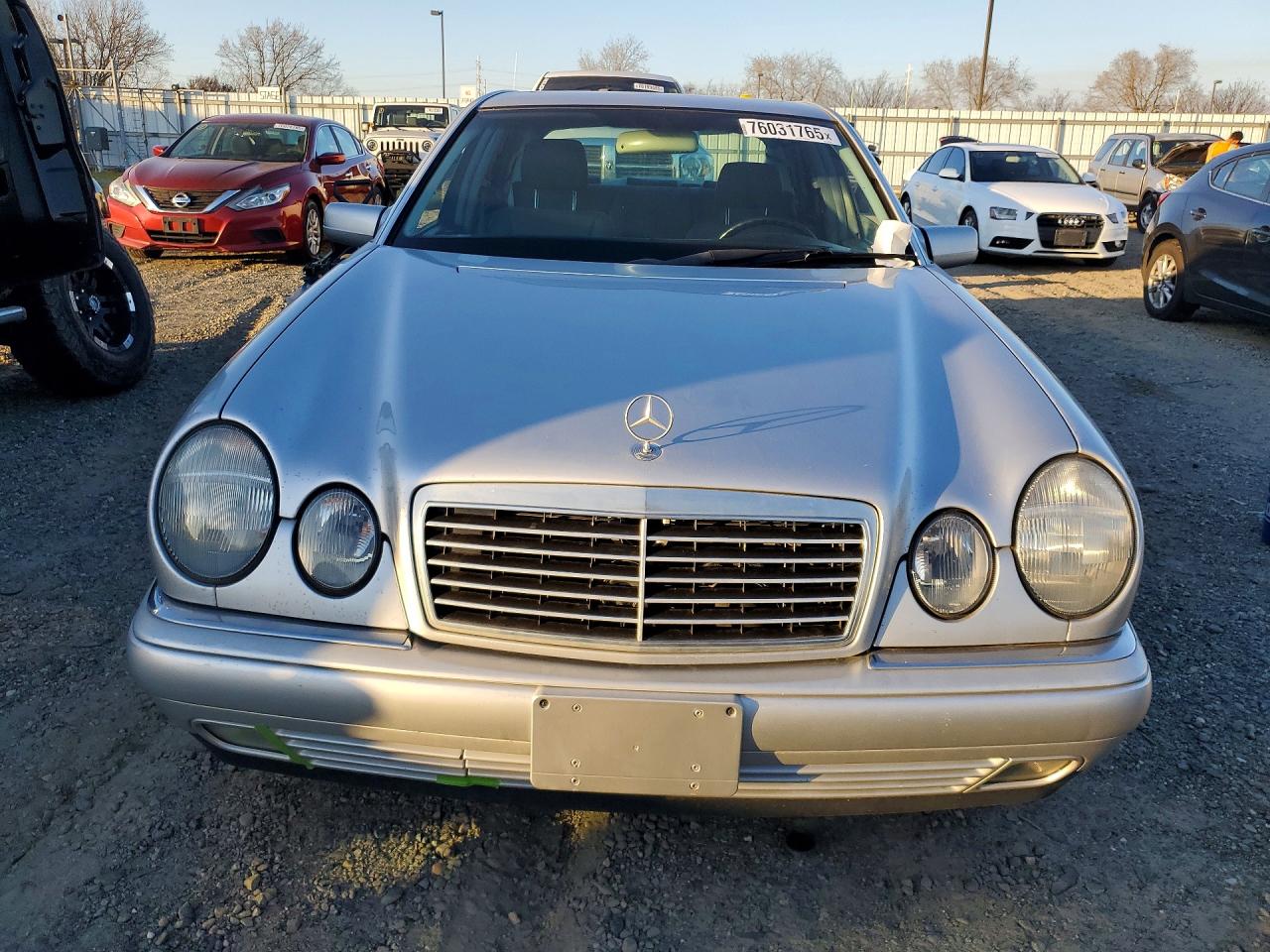 1999 Mercedes-benz E 300td Серебряный vin: WDBJF25H9XA815703