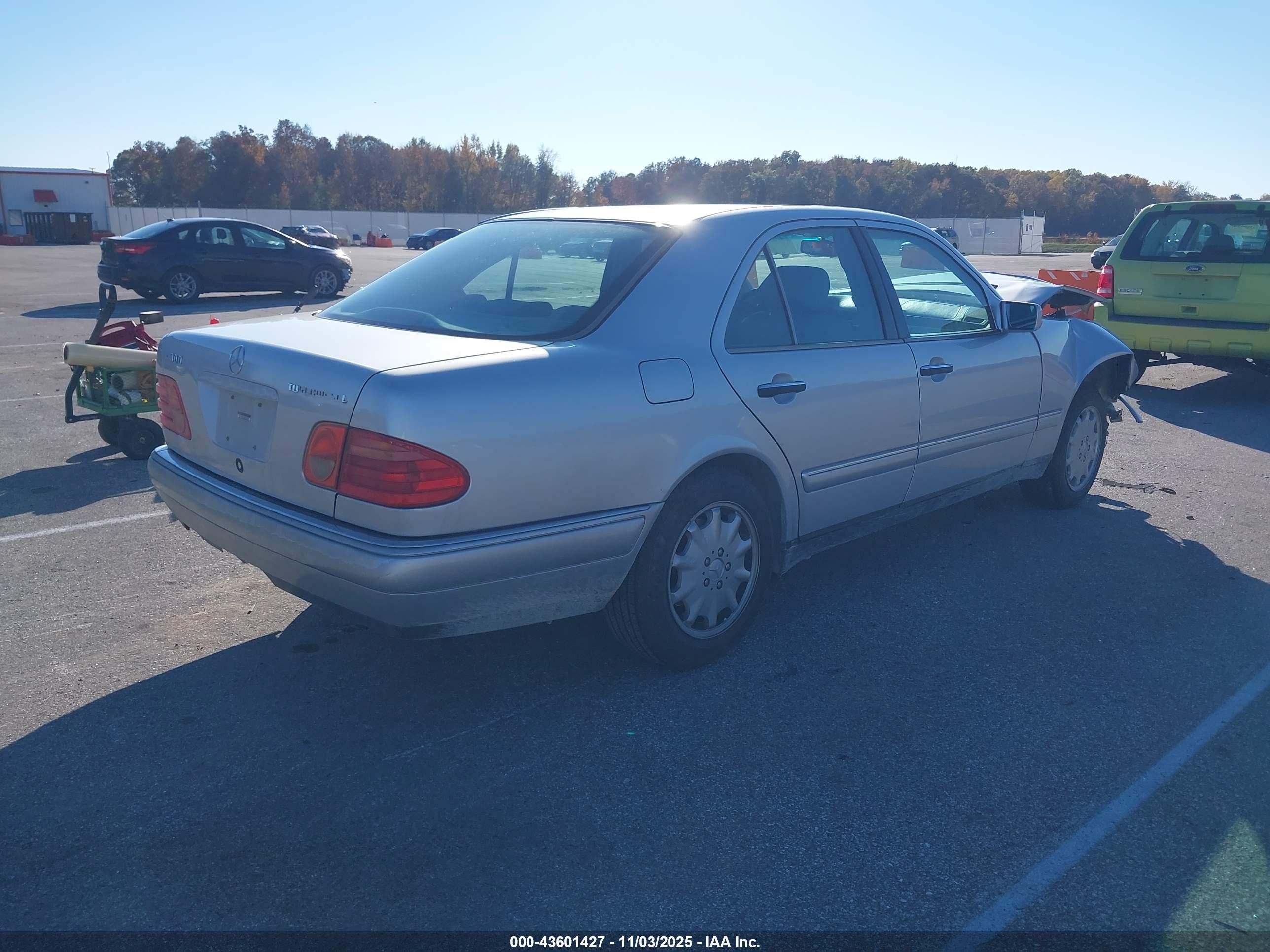 1999 Mercedes-benz E 300 Diesel   Silver vin: WDBJF25H9XA936571