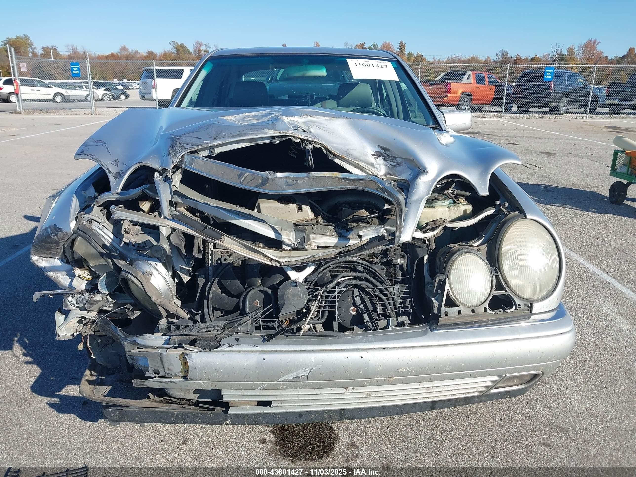 1999 Mercedes-benz E 300 Diesel   Silver vin: WDBJF25H9XA936571