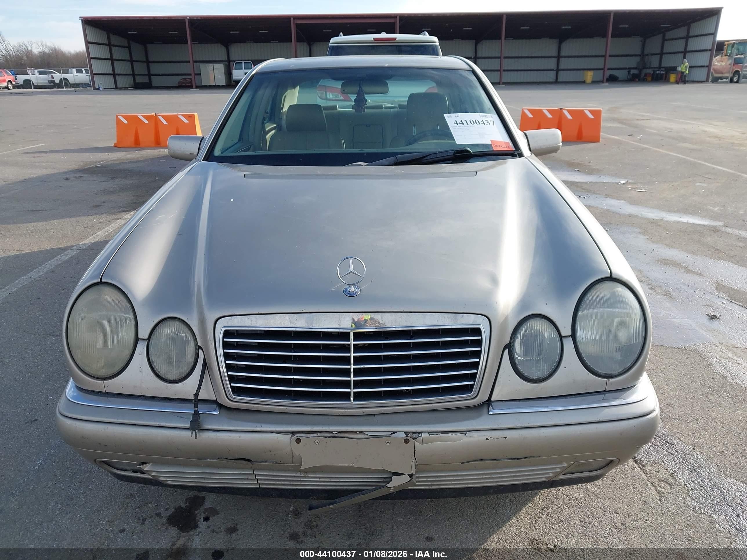 1999 Mercedes-benz E 300 Diesel   Gold vin: WDBJF25HXXA834499