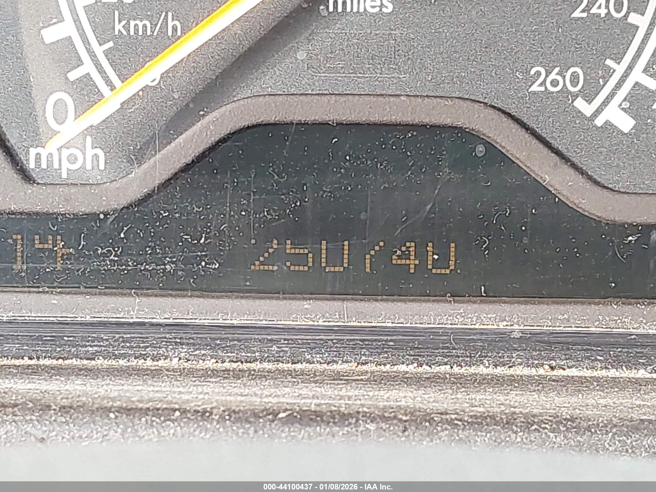 1999 Mercedes-benz E 300 Diesel   Gold vin: WDBJF25HXXA834499