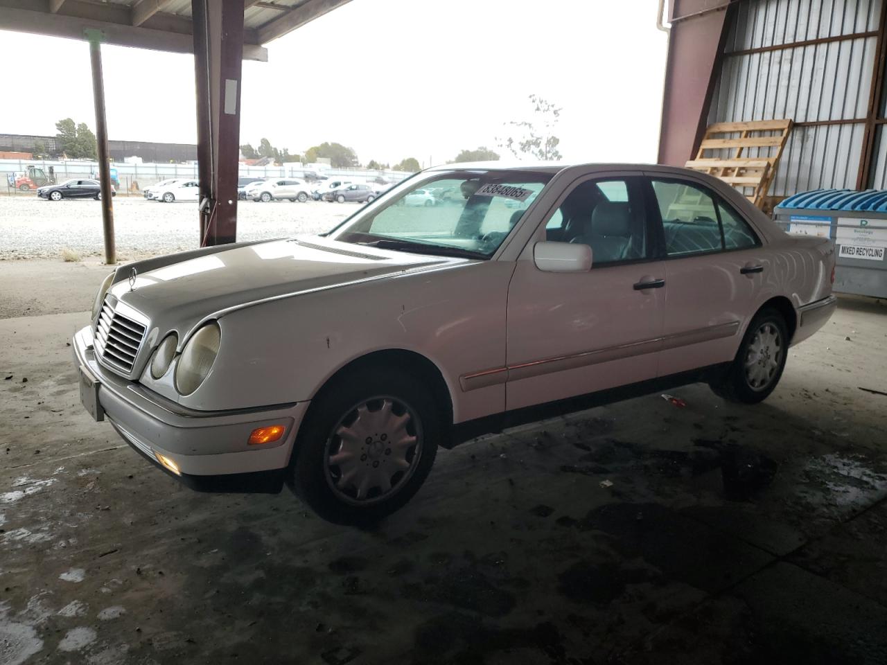 1997 Mercedes-benz E 320 White vin: WDBJF55F0VA401089