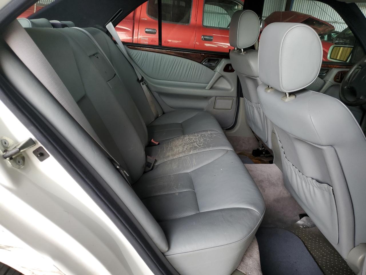 1997 Mercedes-benz E 320 White vin: WDBJF55F0VA401089
