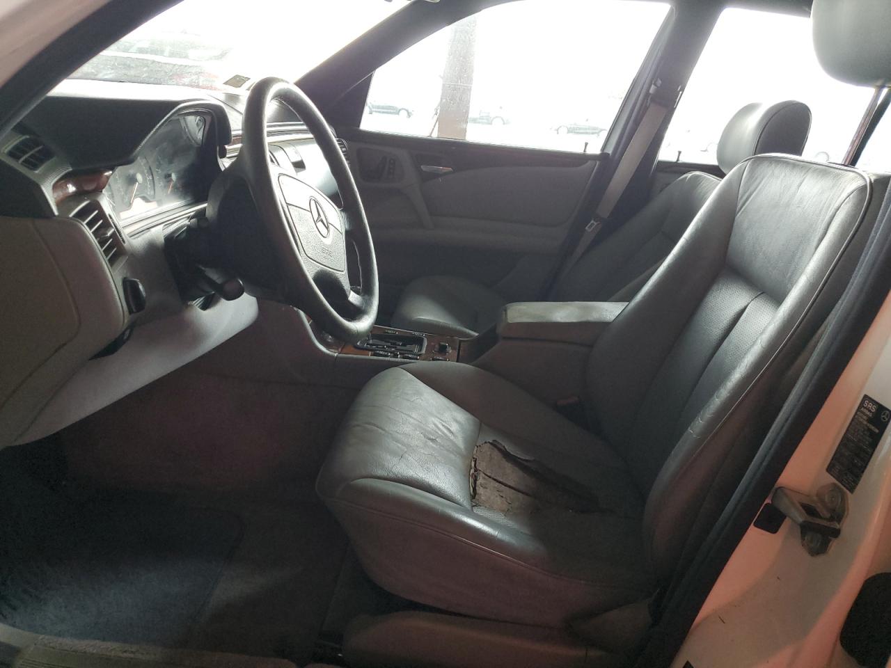 1997 Mercedes-benz E 320 White vin: WDBJF55F0VA401089