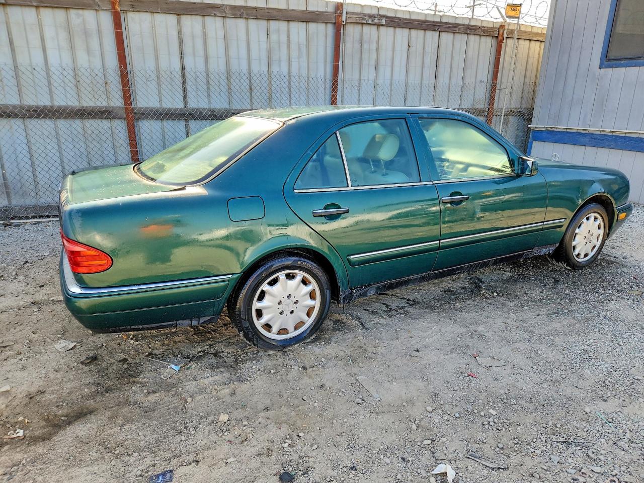 1996 Mercedes-benz E 320 Green vin: WDBJF55F2TJ019255