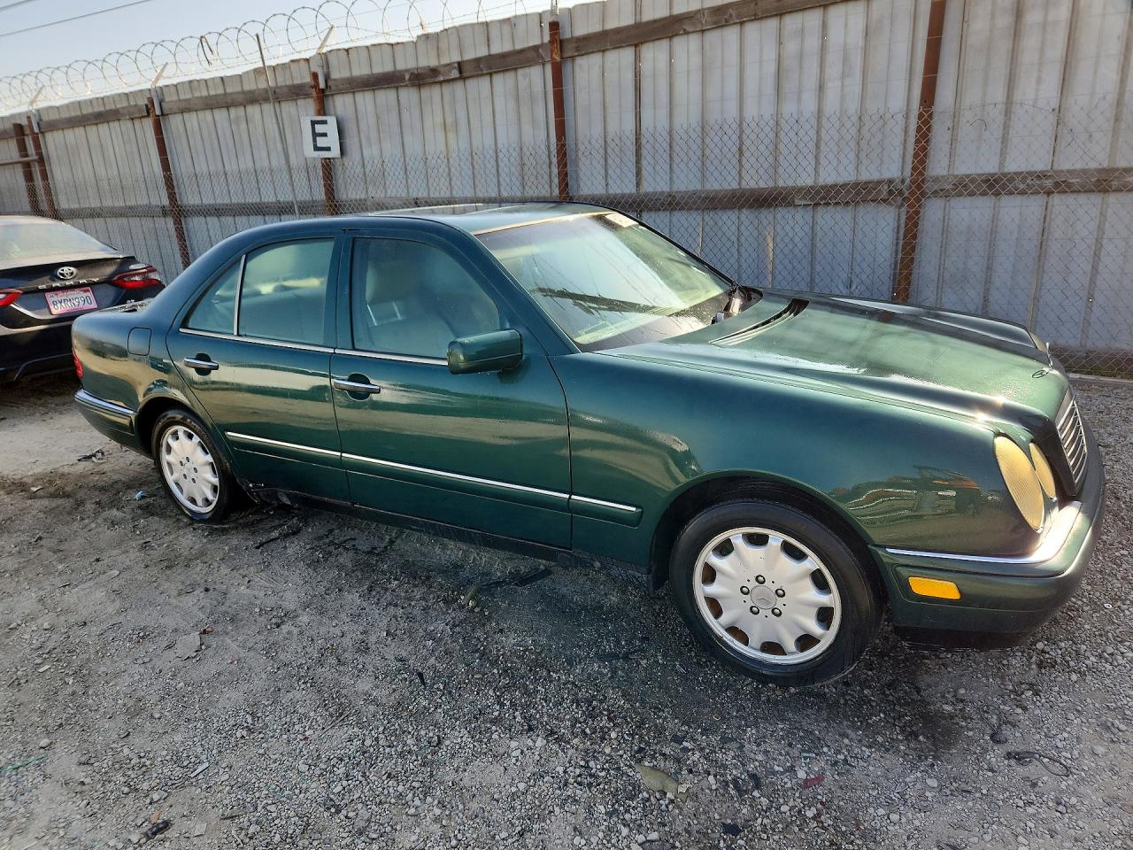 1996 Mercedes-benz E 320 Green vin: WDBJF55F2TJ019255