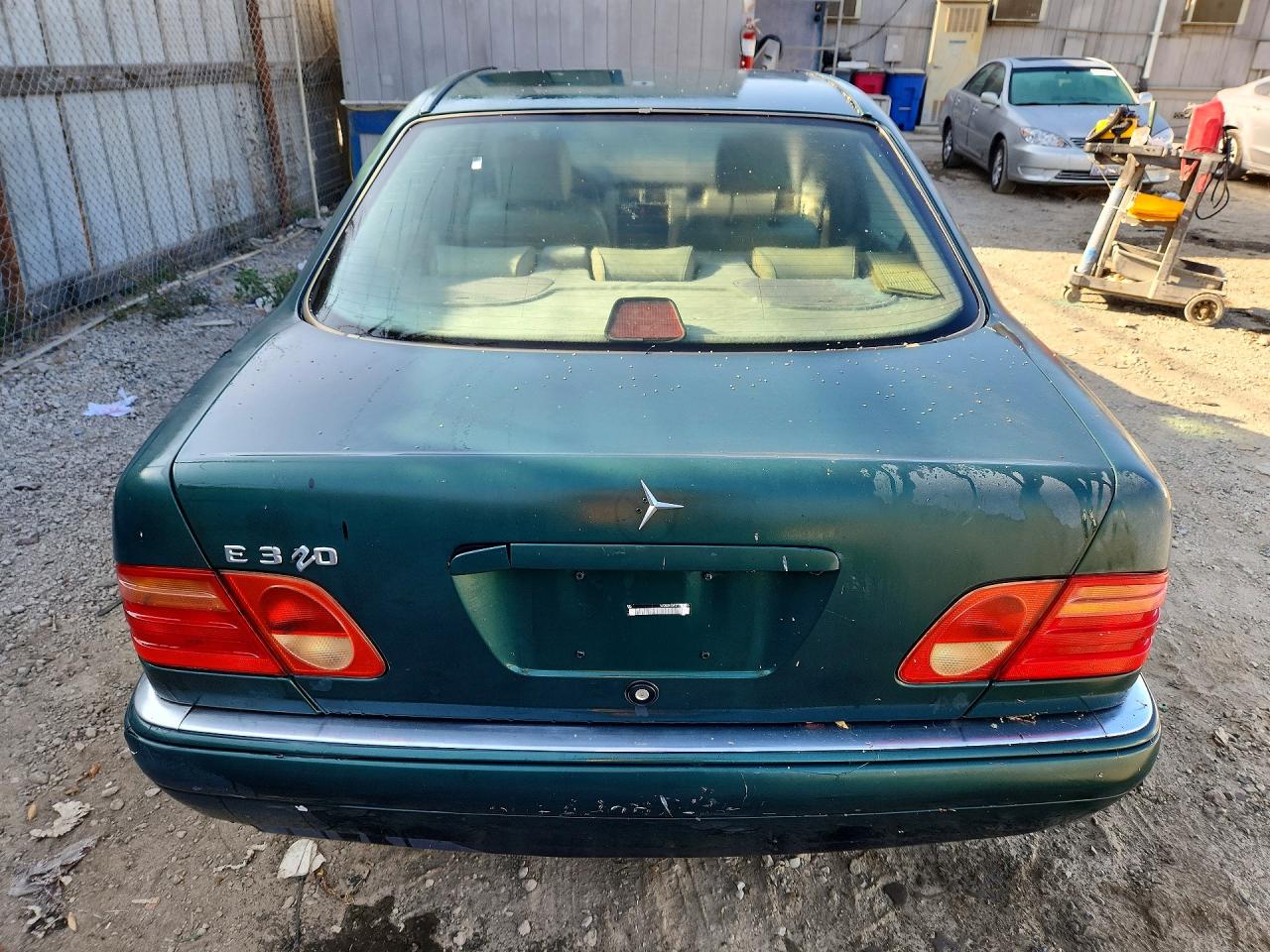 1996 Mercedes-benz E 320 Green vin: WDBJF55F2TJ019255