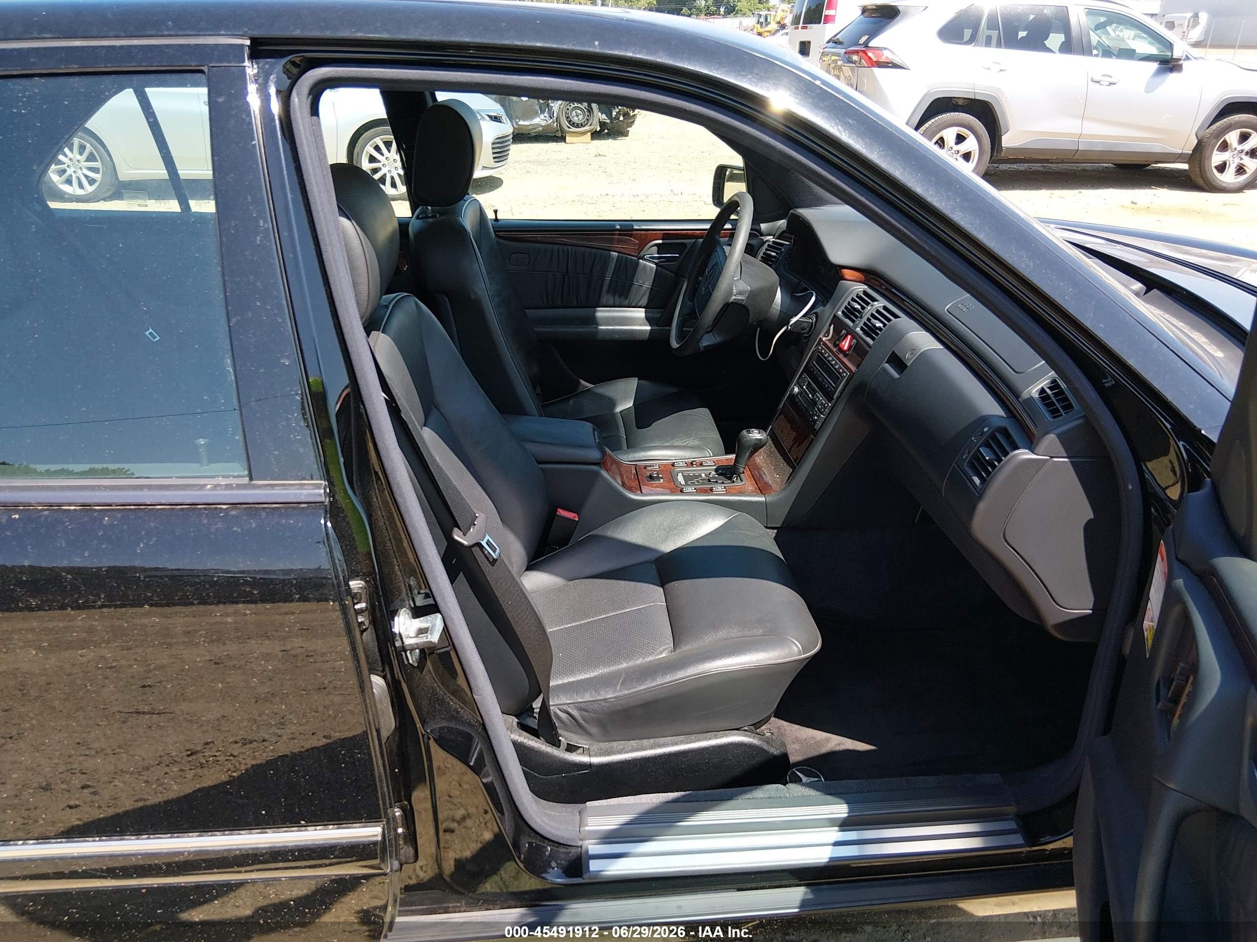 1997 Mercedes-benz E 320   Black vin: WDBJF55F2VA333331