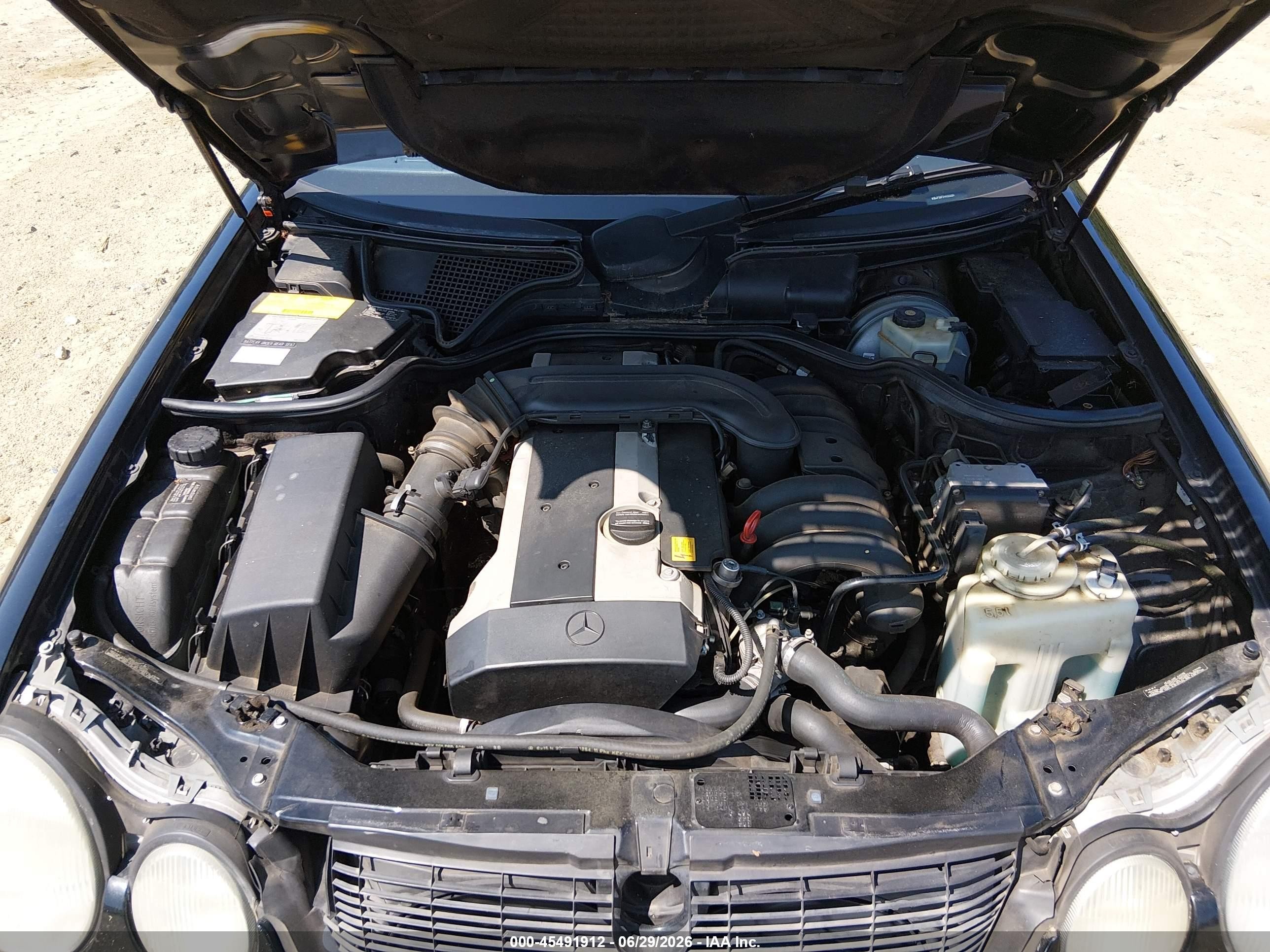 1997 Mercedes-benz E 320   Black vin: WDBJF55F2VA333331
