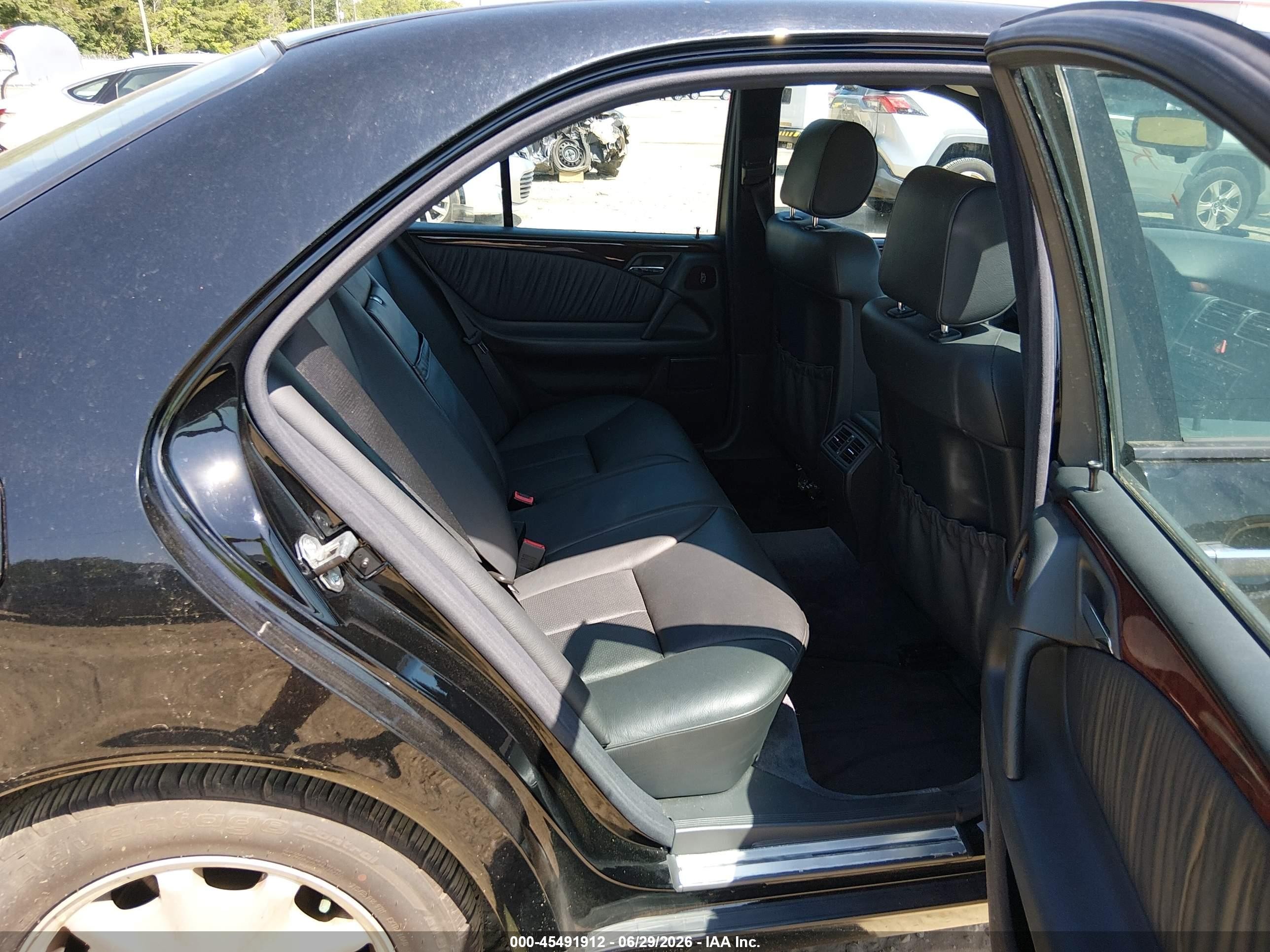 1997 Mercedes-benz E 320   Black vin: WDBJF55F2VA333331
