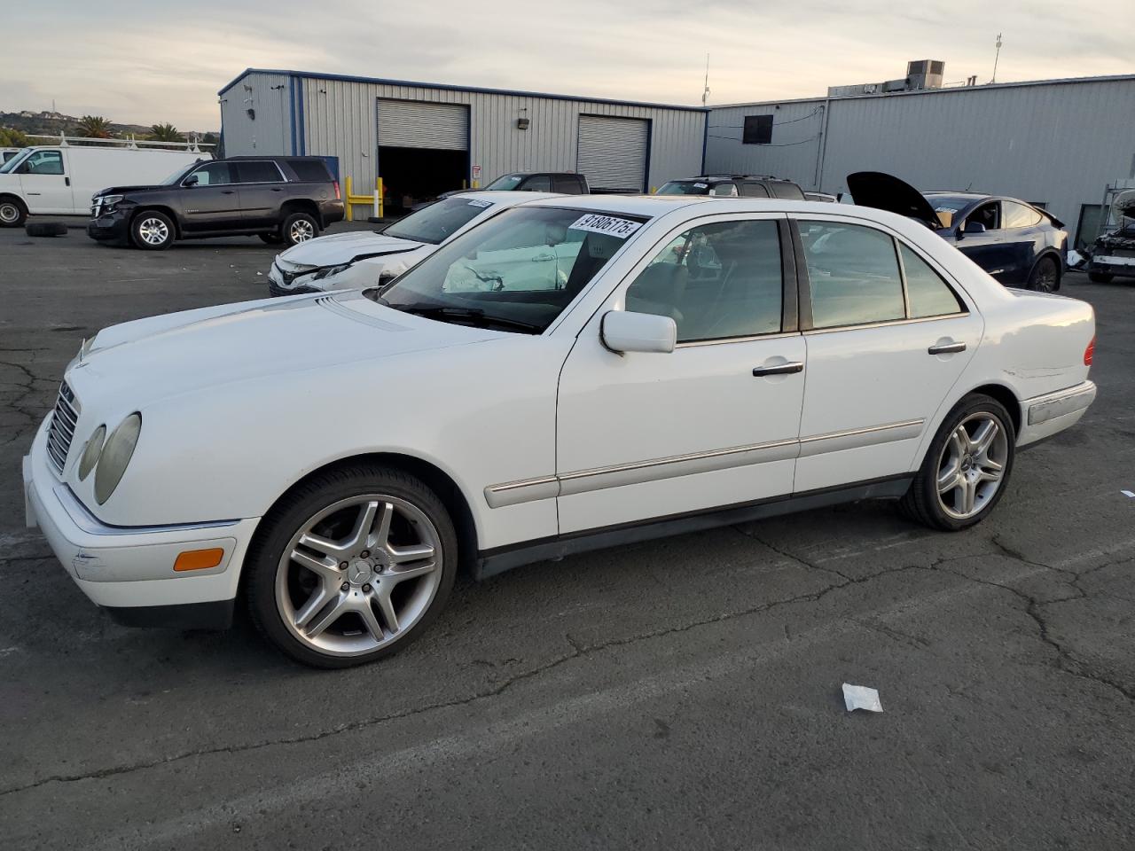 1997 Mercedes-benz E 320 Белый vin: WDBJF55F2VA361792