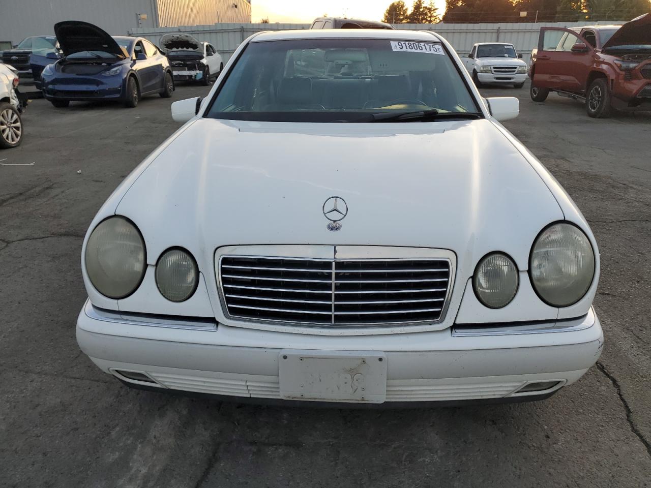 1997 Mercedes-benz E 320 White vin: WDBJF55F2VA361792