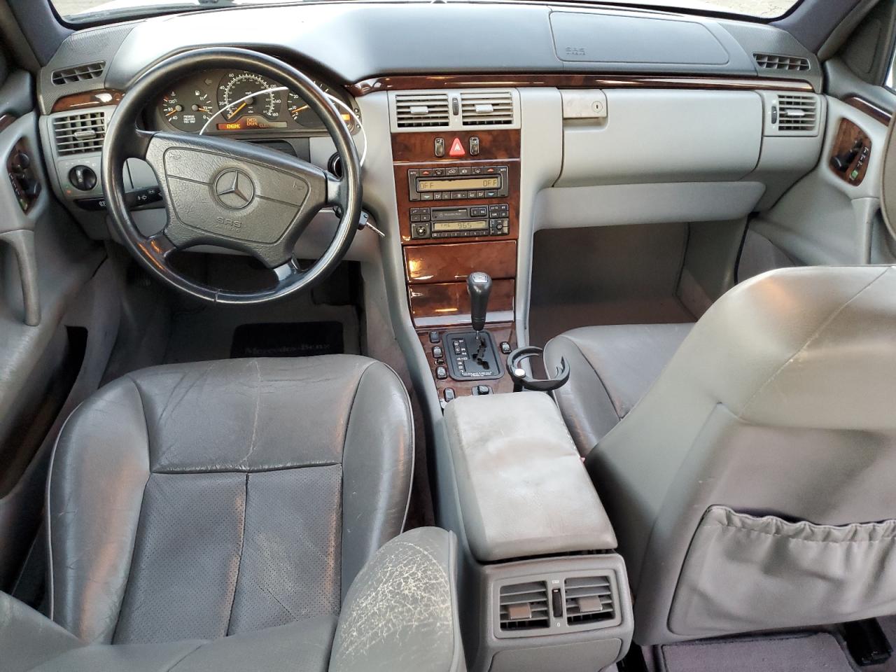 1997 Mercedes-benz E 320 White vin: WDBJF55F2VA361792