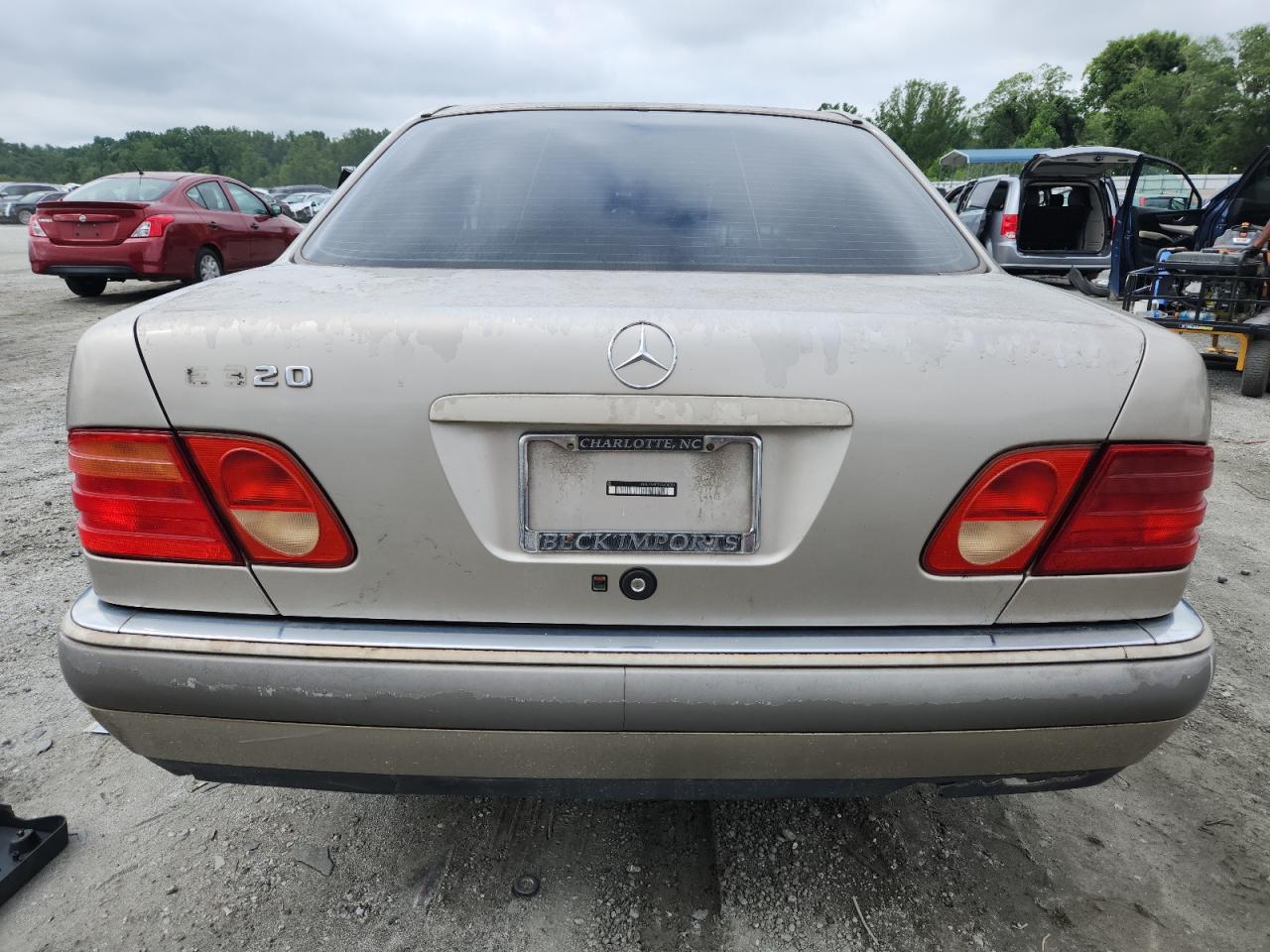 1997 Mercedes-benz E 320 Beige vin: WDBJF55F2VA436054