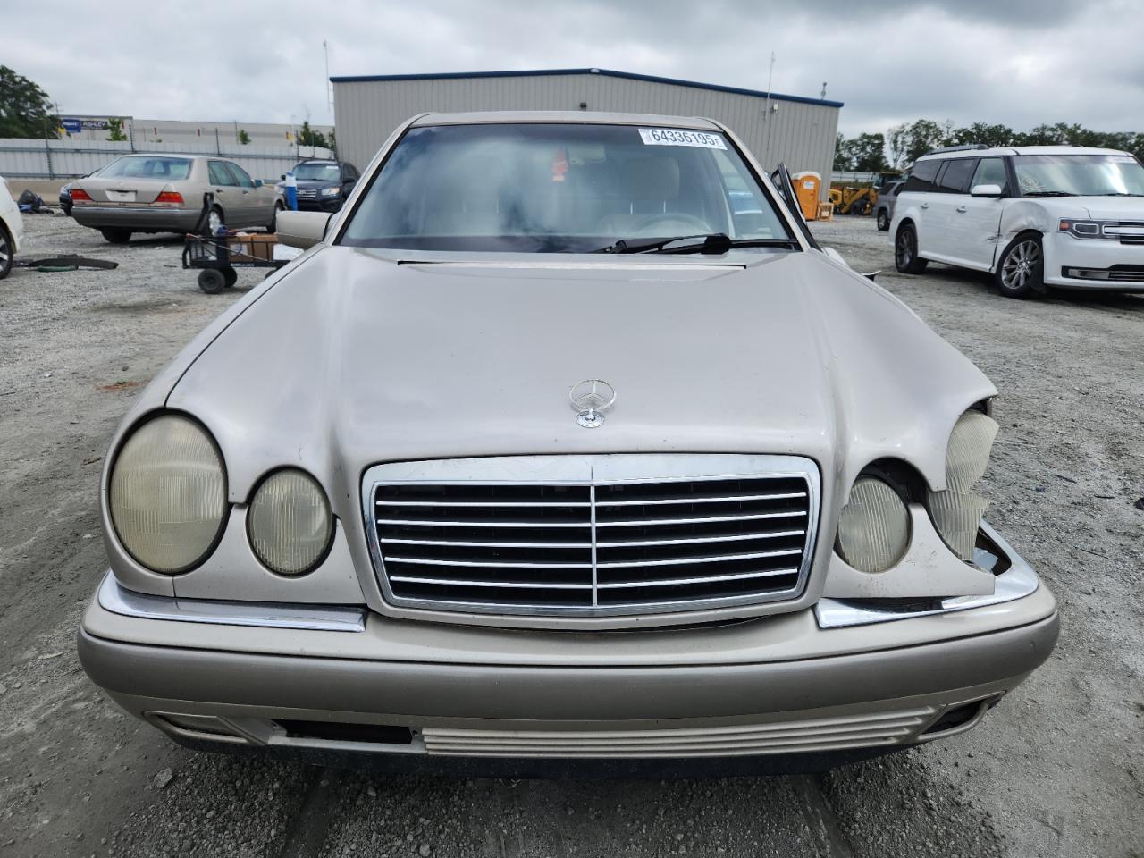 1997 Mercedes-benz E 320 Beige vin: WDBJF55F2VA436054