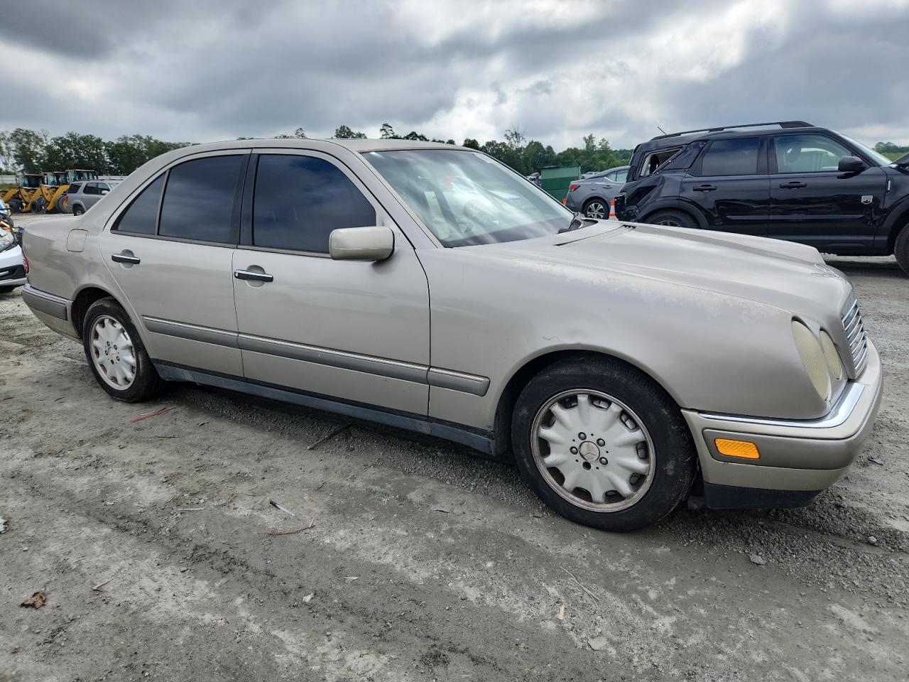 1997 Mercedes-benz E 320 Beige vin: WDBJF55F2VA436054