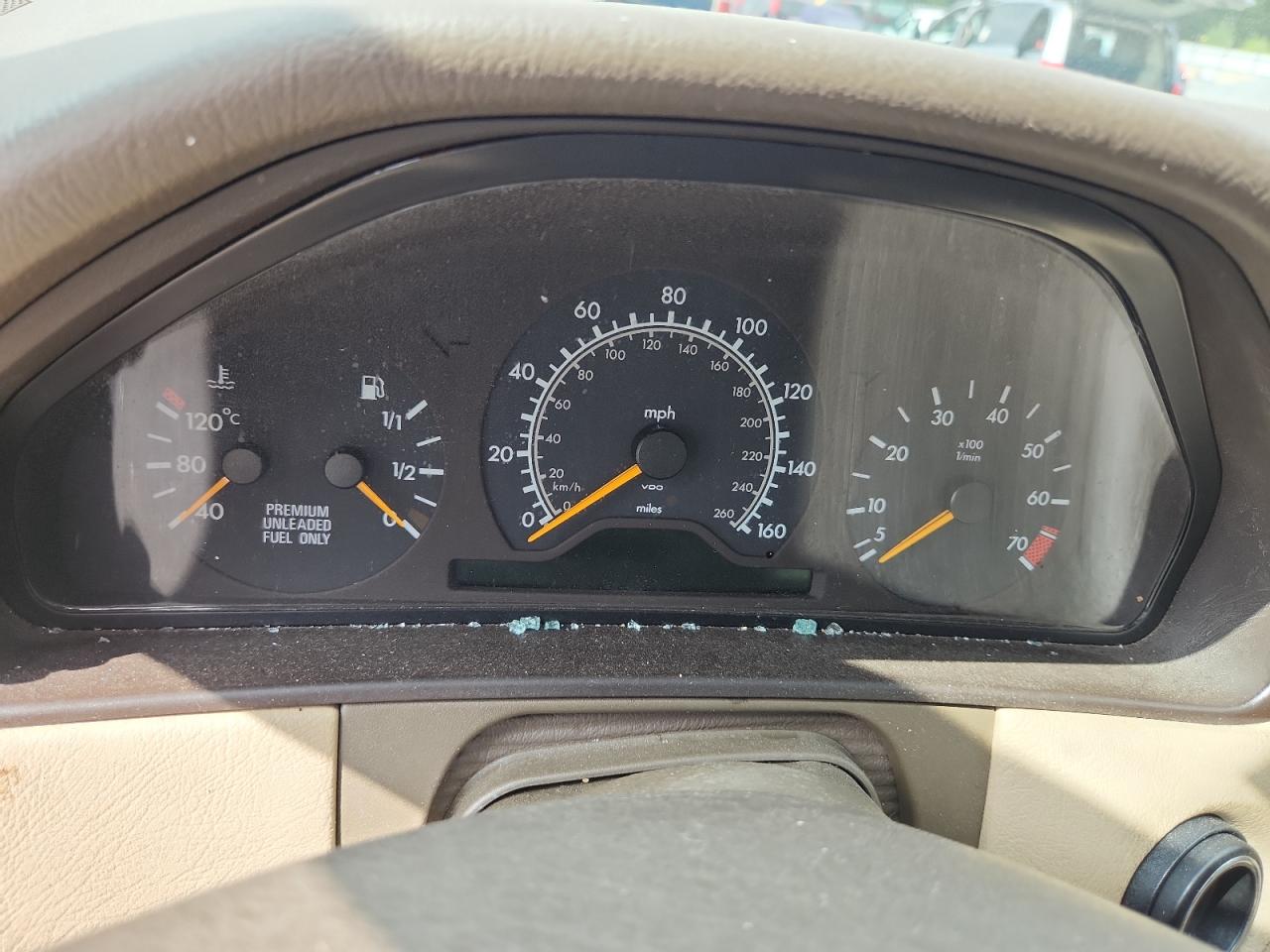 1997 Mercedes-benz E 320 Beige vin: WDBJF55F2VA436054