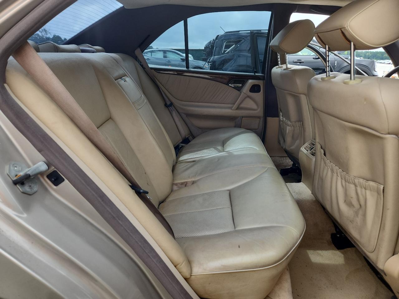 1997 Mercedes-benz E 320 Beige vin: WDBJF55F2VA436054