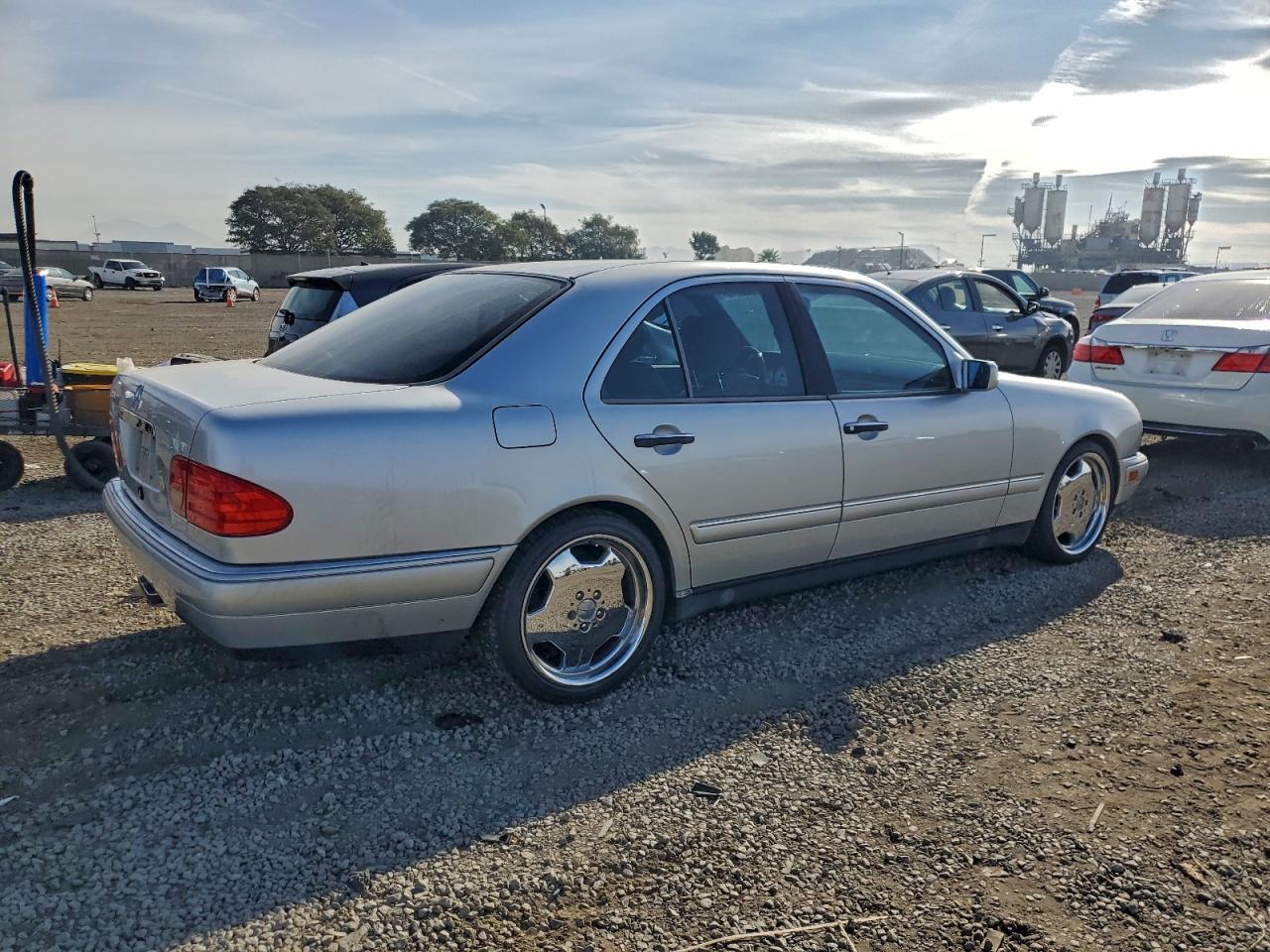 1997 Mercedes-benz E 320 Silver vin: WDBJF55F2VA437656