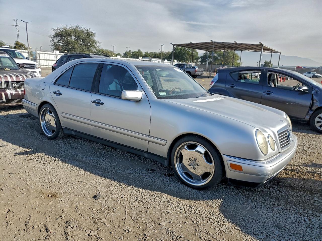 1997 Mercedes-benz E 320 Silver vin: WDBJF55F2VA437656