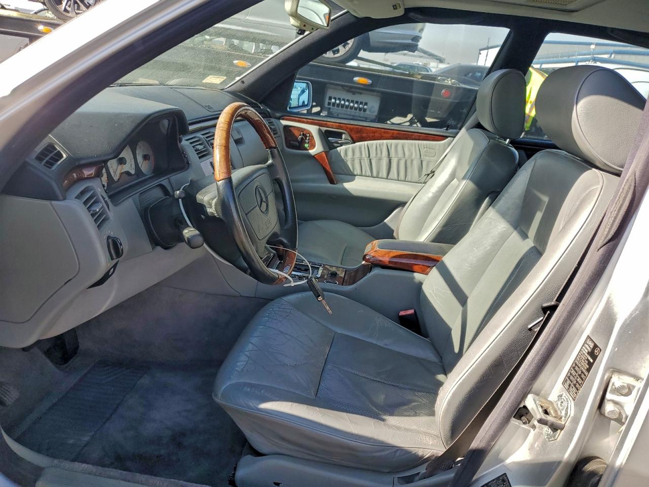 1997 Mercedes-benz E 320 Silver vin: WDBJF55F2VA437656