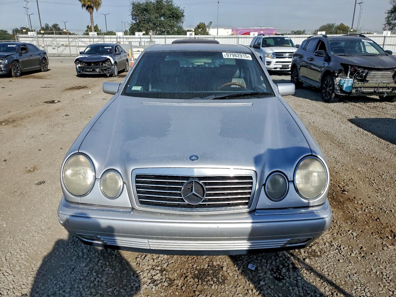 1997 Mercedes-benz E 320 Silver vin: WDBJF55F2VA437656
