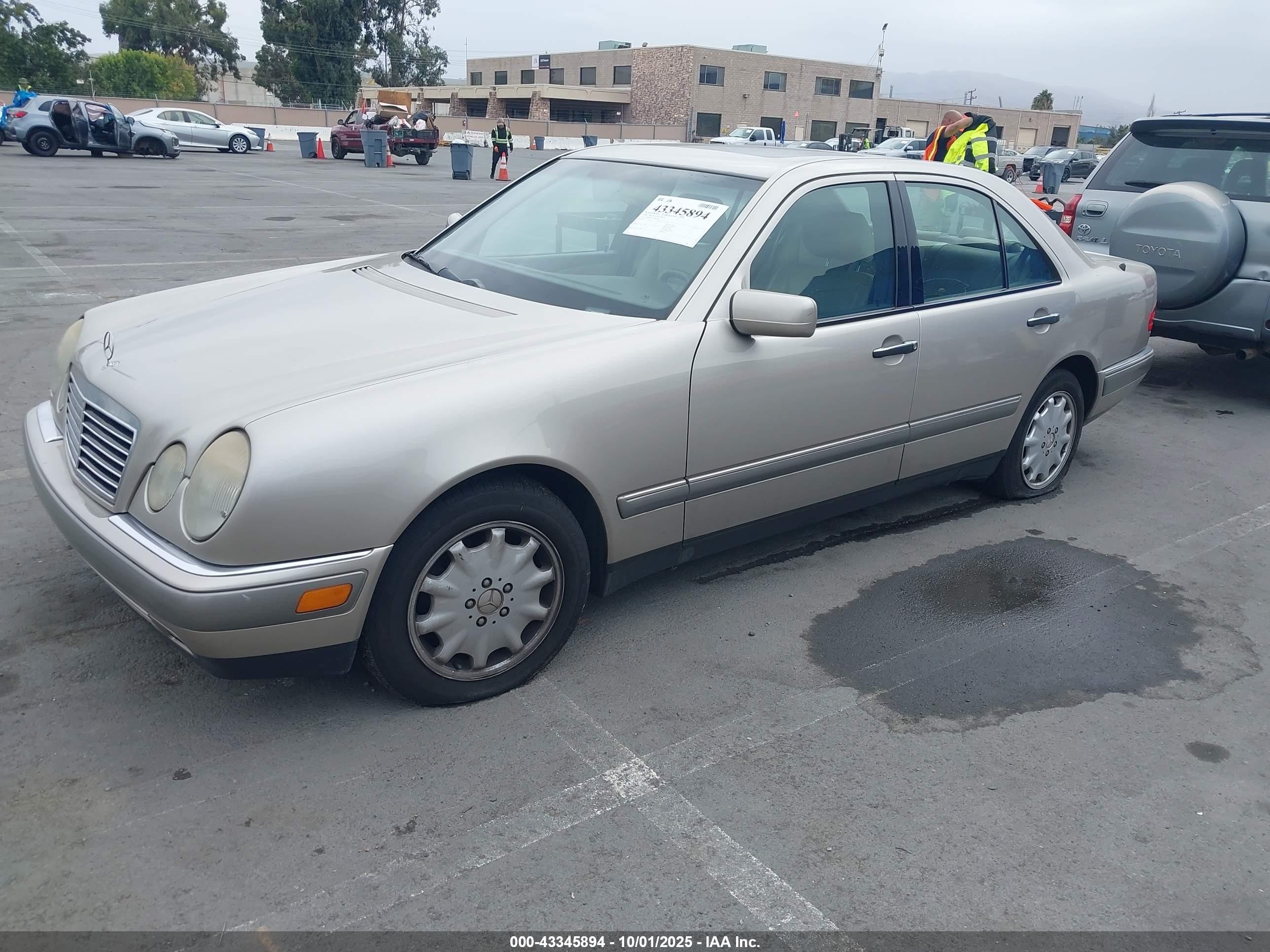 1996 Mercedes-benz E 320 Gold vin: WDBJF55F3TJ019958