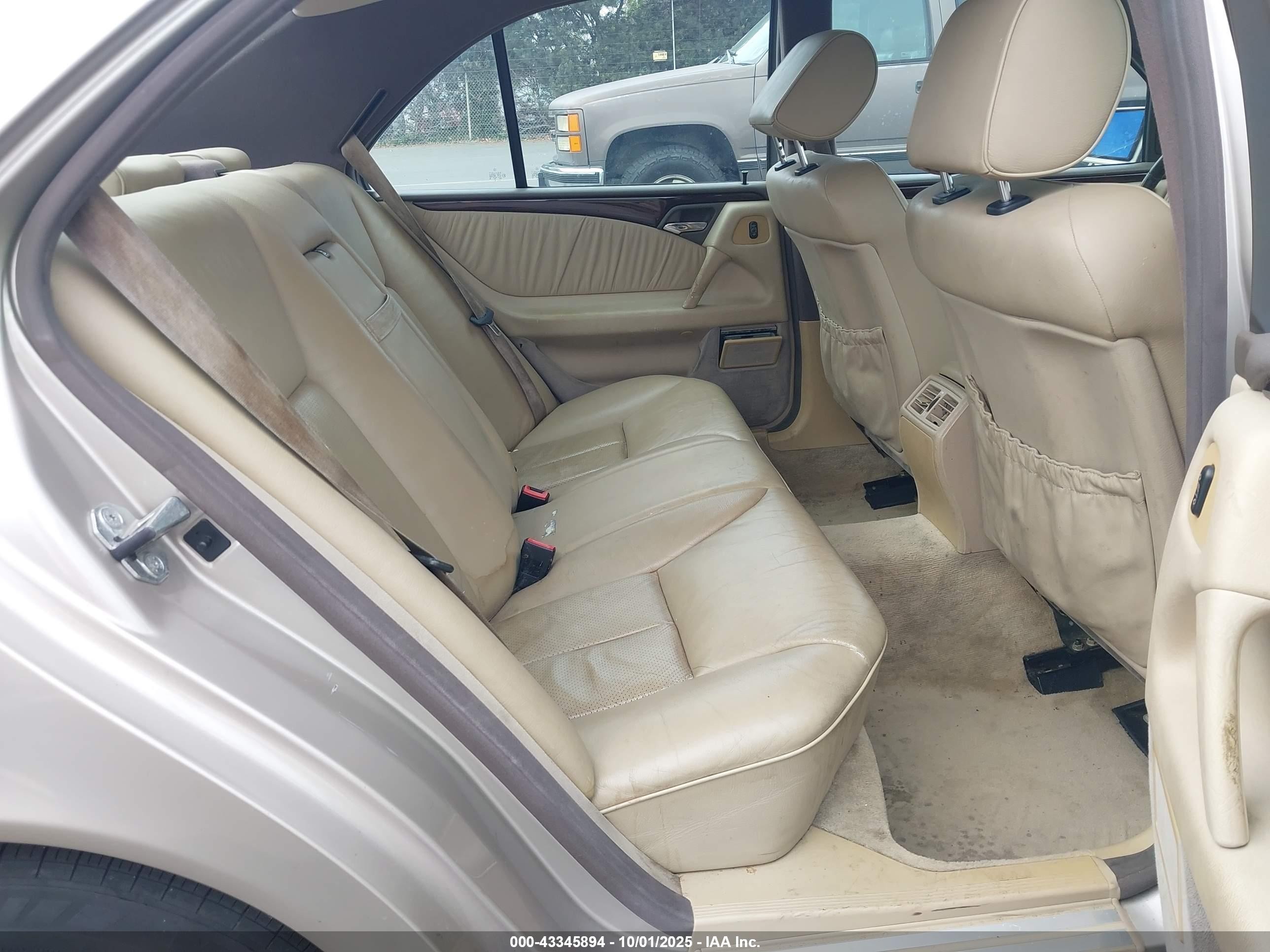 1996 Mercedes-benz E 320 Gold vin: WDBJF55F3TJ019958