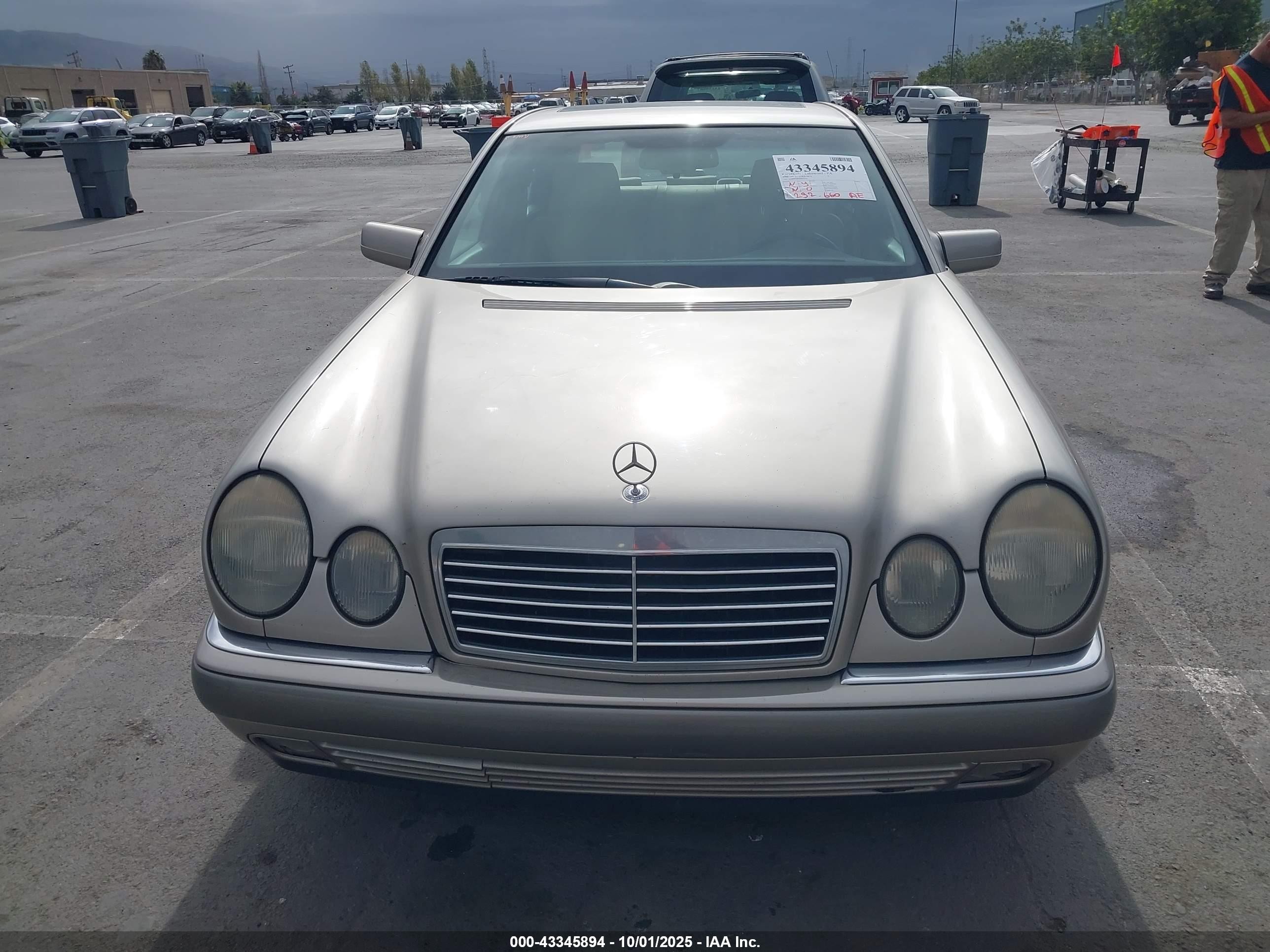 1996 Mercedes-benz E 320 Gold vin: WDBJF55F3TJ019958