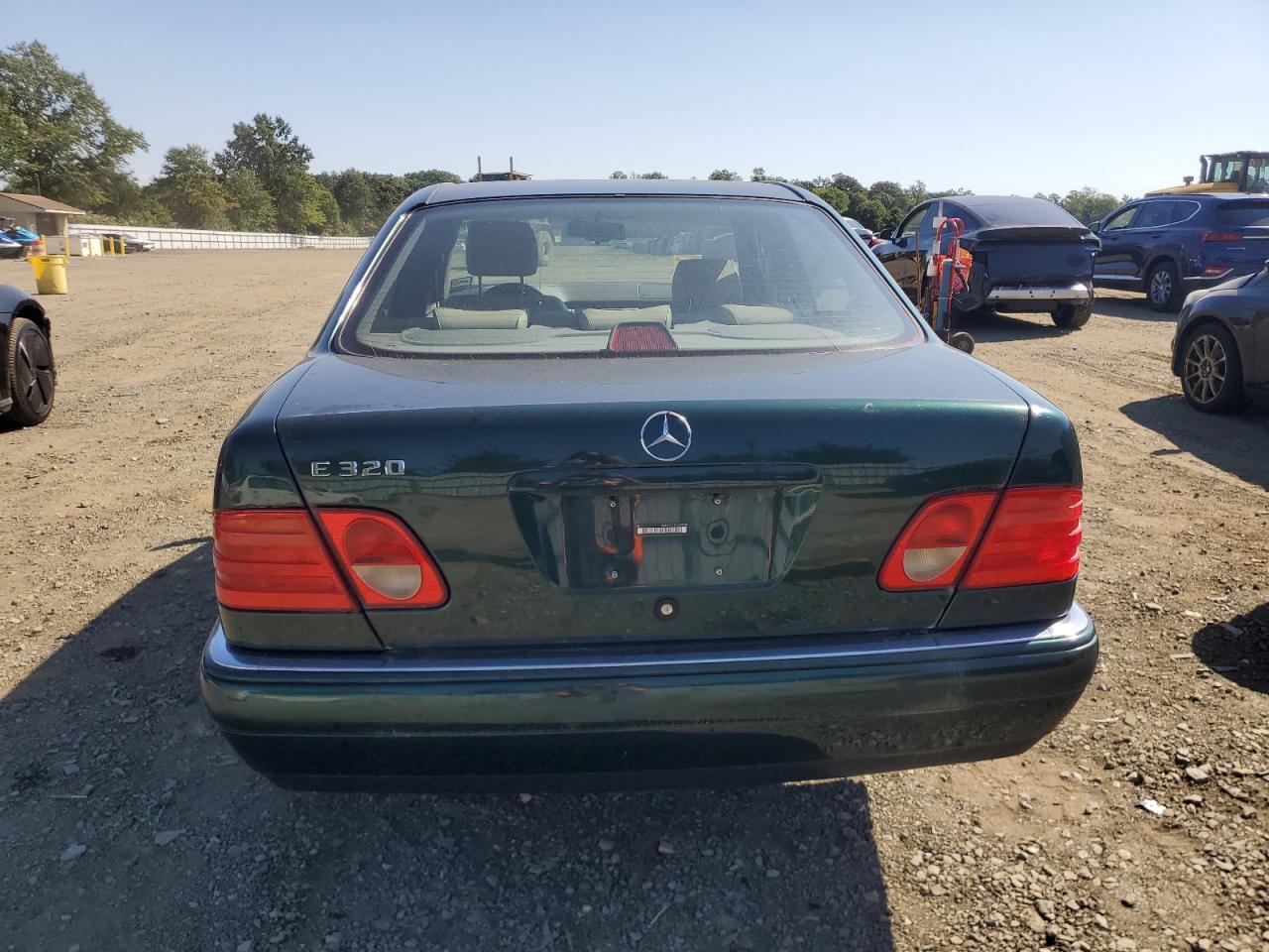 1997 Mercedes-benz E 320 Green vin: WDBJF55F3VA326436