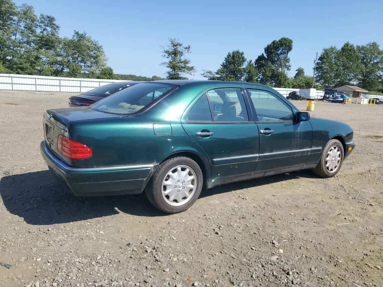 1997 Mercedes-benz E 320 Green vin: WDBJF55F3VA326436