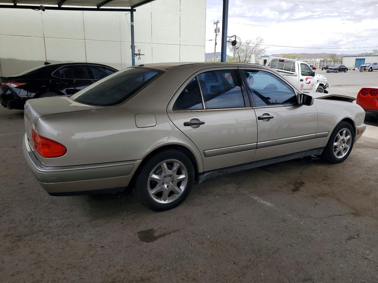 1996 Mercedes-benz E 320 Silver vin: WDBJF55F4TJ005101