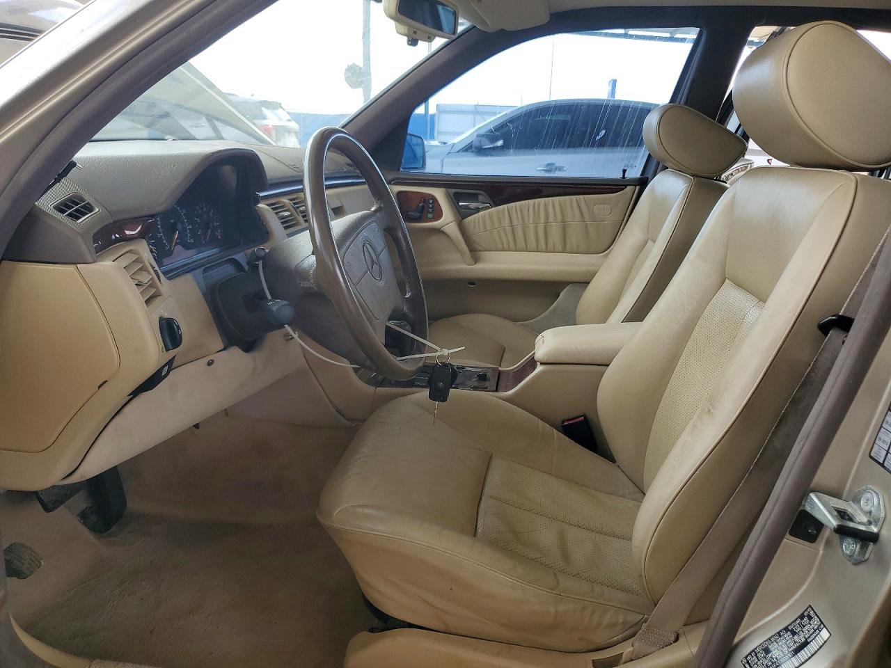 1996 Mercedes-benz E 320 Silver vin: WDBJF55F4TJ005101