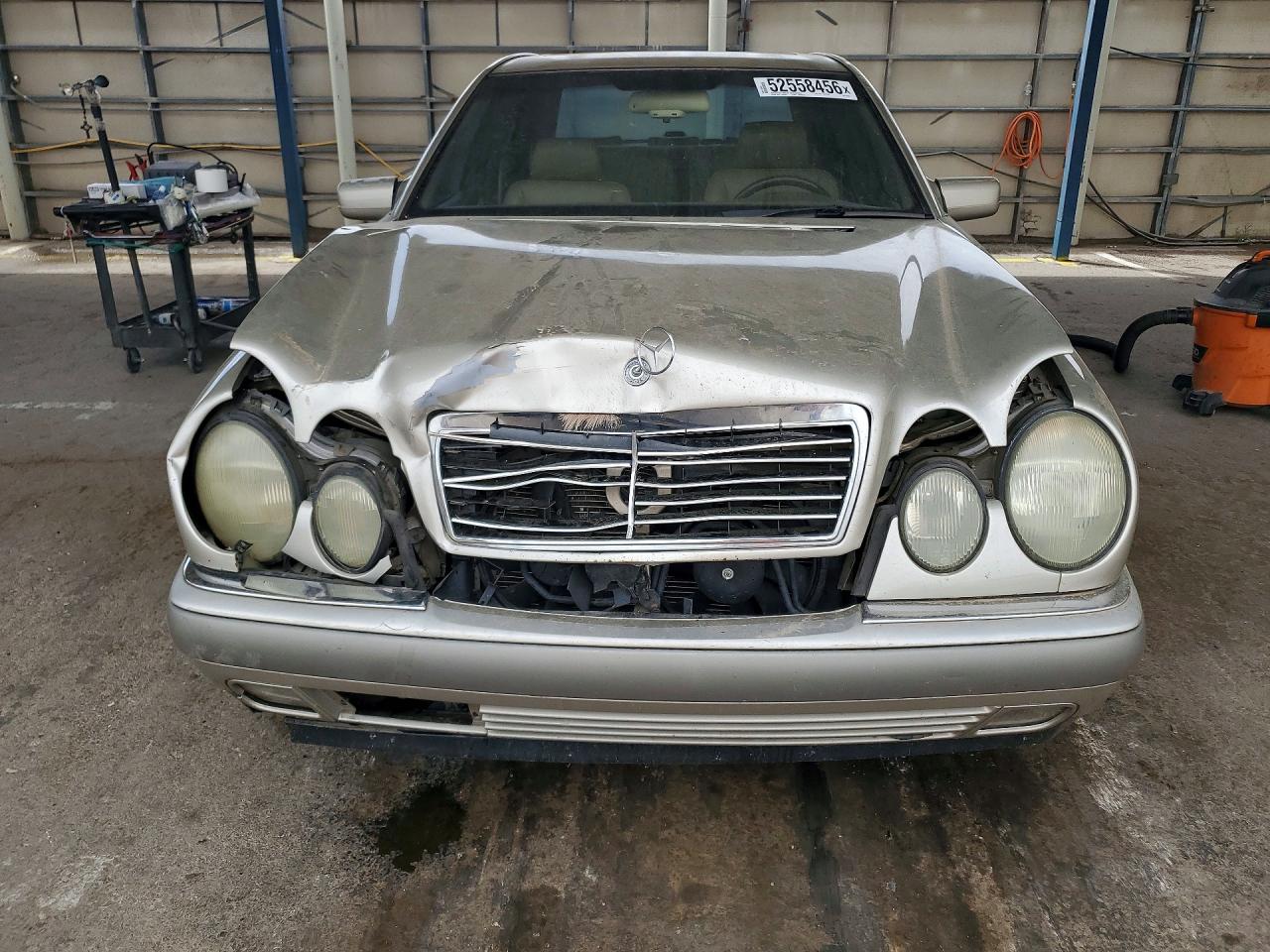 1996 Mercedes-benz E 320 Silver vin: WDBJF55F4TJ005101