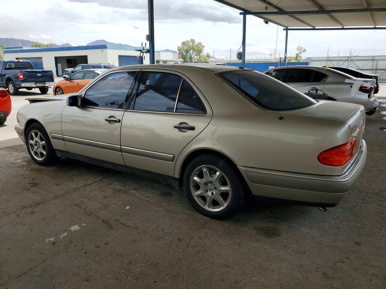 1996 Mercedes-benz E 320 Silver vin: WDBJF55F4TJ005101