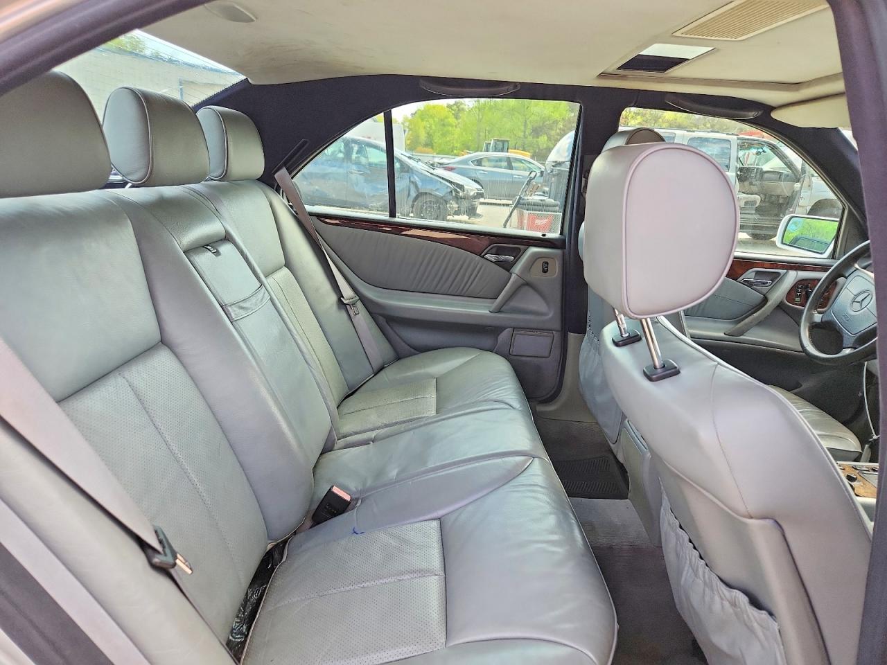 1996 Mercedes-benz E 320 Silver vin: WDBJF55F4TJ012114