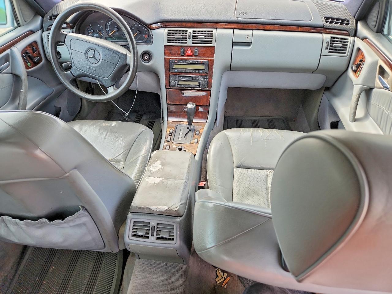 1996 Mercedes-benz E 320 Silver vin: WDBJF55F4TJ012114