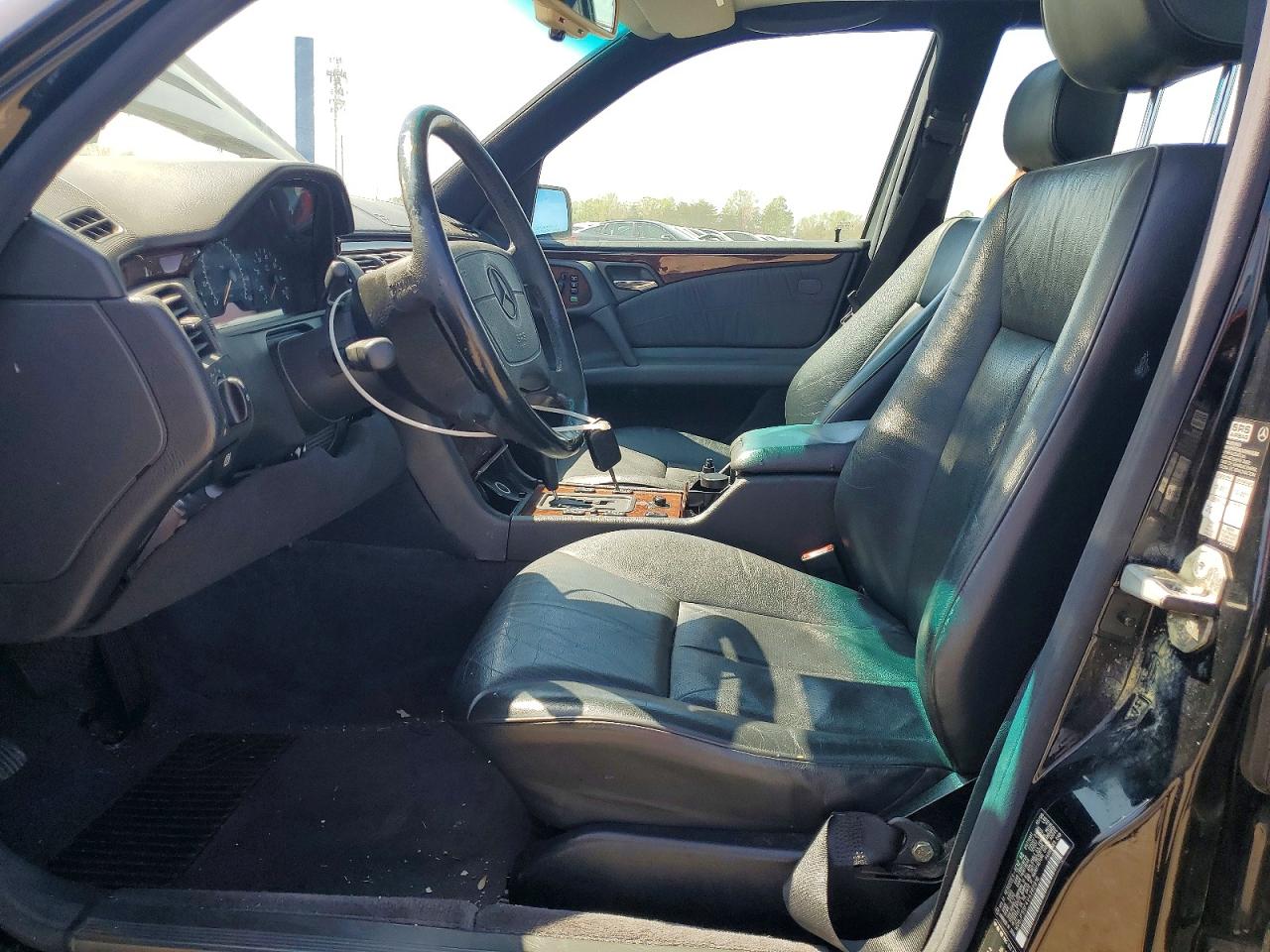 1997 Mercedes-benz E 320 Black vin: WDBJF55F4VA282916