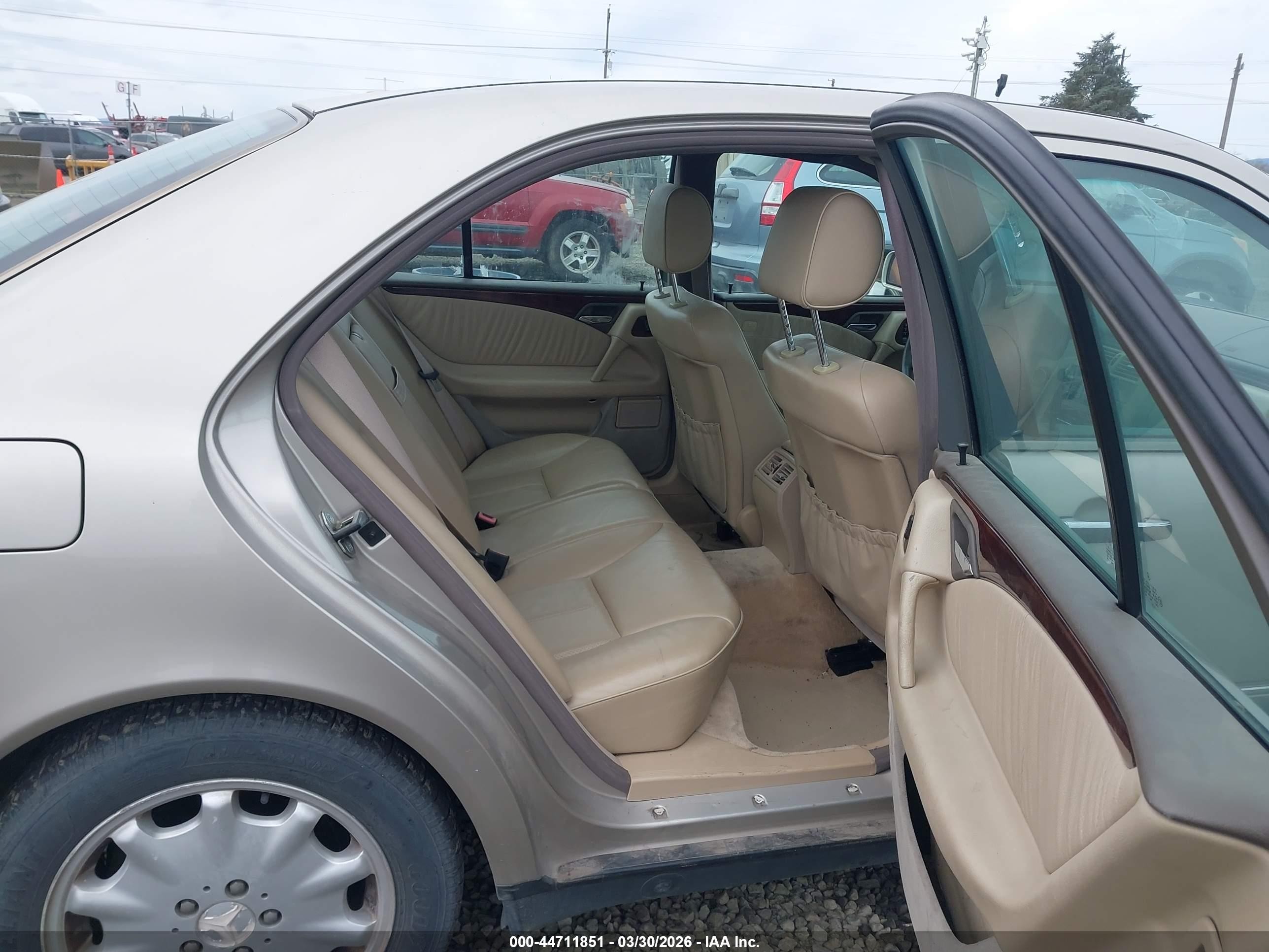 1997 Mercedes-benz E 320   Gold vin: WDBJF55F4VA409809