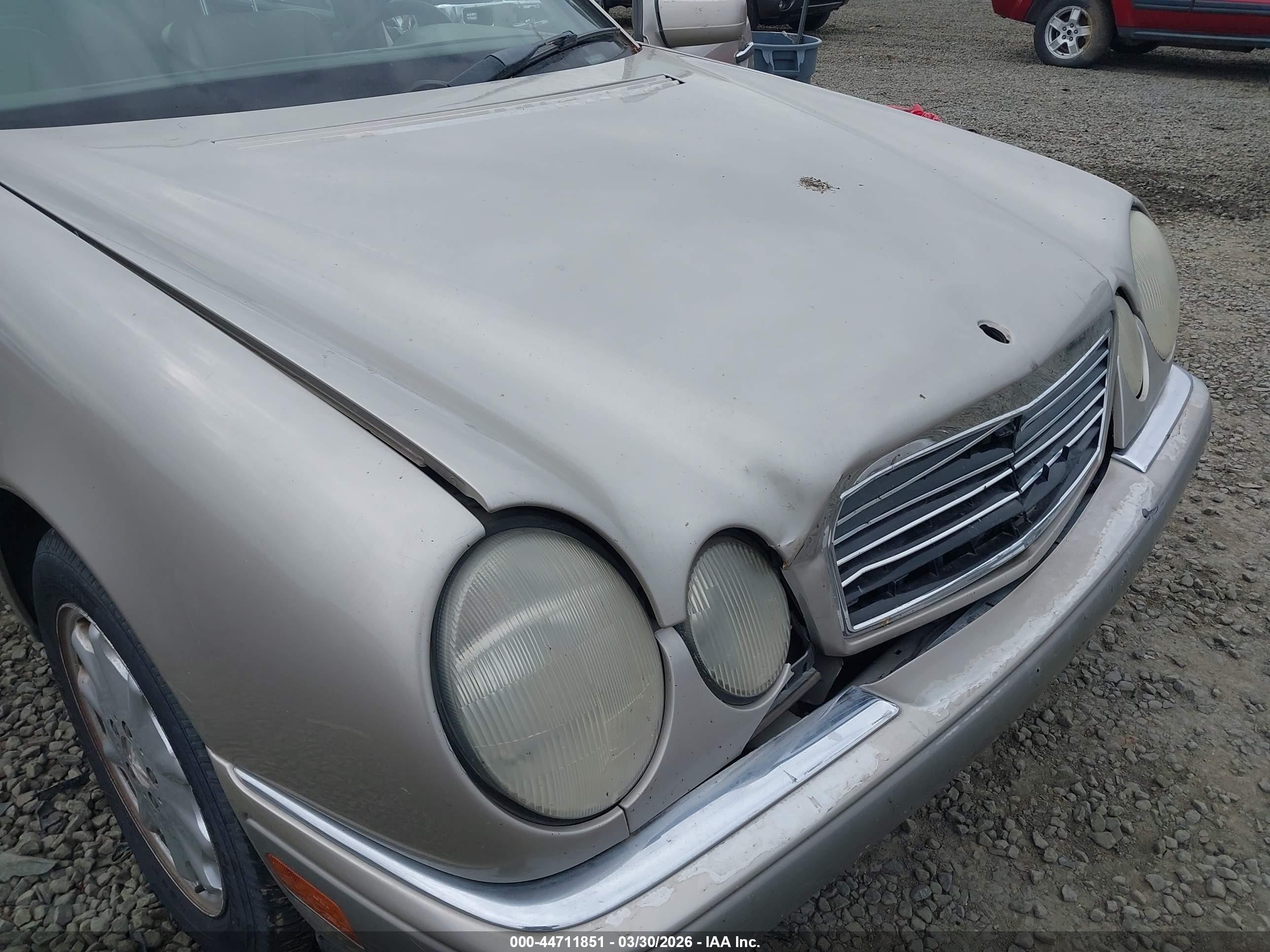 1997 Mercedes-benz E 320   Gold vin: WDBJF55F4VA409809