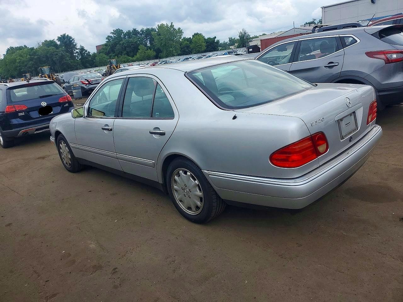 1996 Mercedes-benz E 320 Gray vin: WDBJF55F5TJ013532
