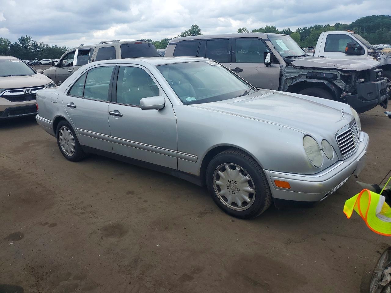 1996 Mercedes-benz E 320 Gray vin: WDBJF55F5TJ013532