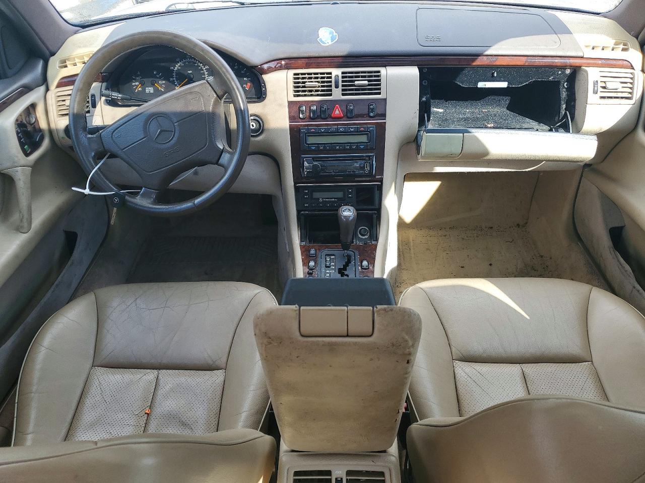 1997 Mercedes-benz E 320 Beige vin: WDBJF55F5VA351290