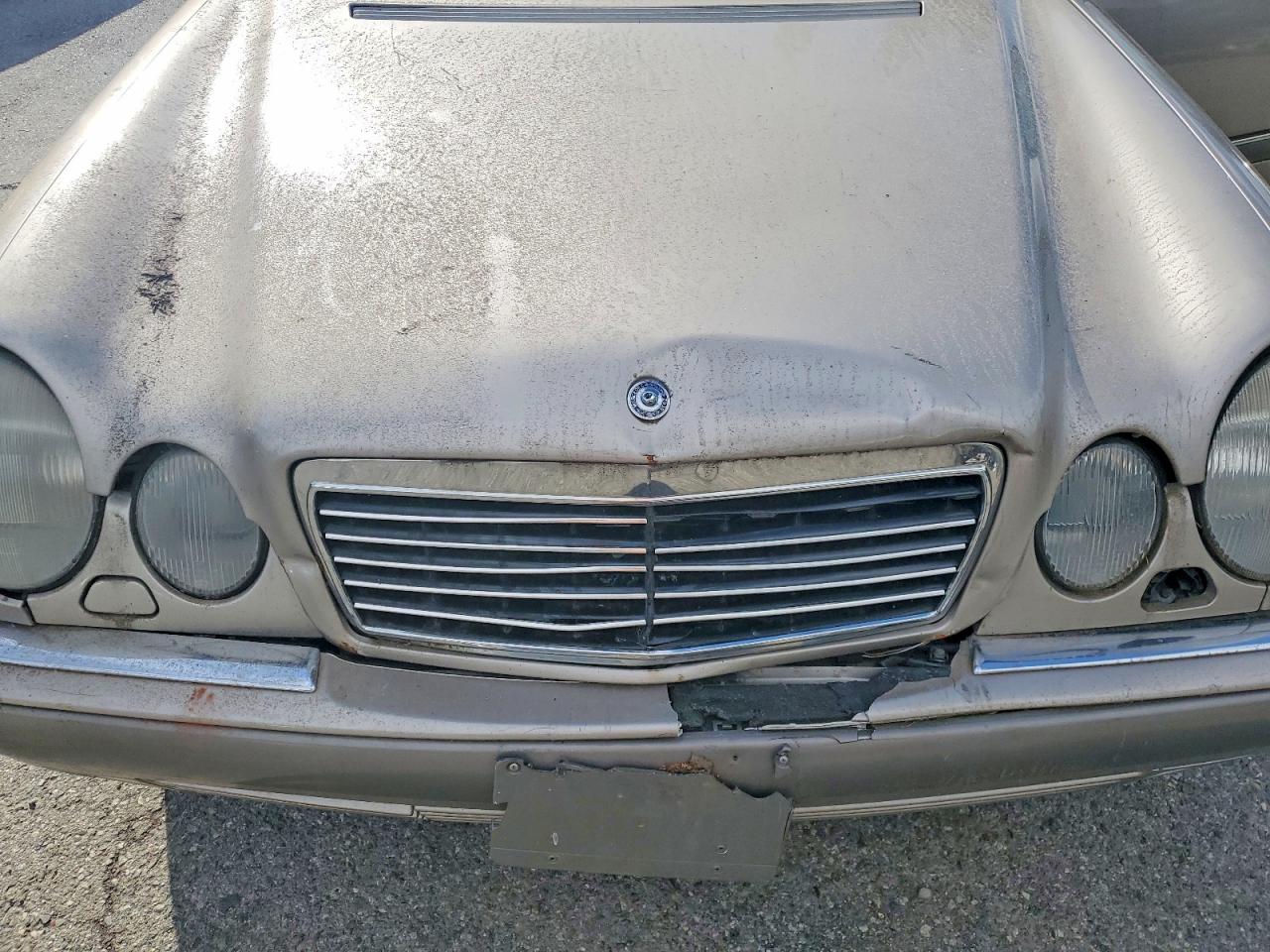 1997 Mercedes-benz E 320 Beige vin: WDBJF55F5VA351290