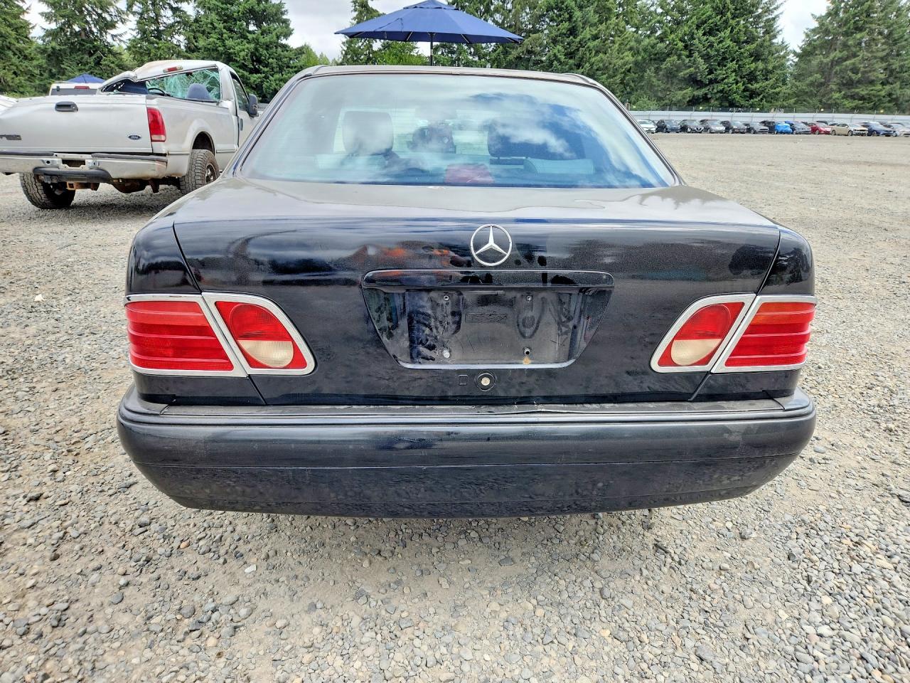 1997 Mercedes-benz E 320 Black vin: WDBJF55F5VA371409