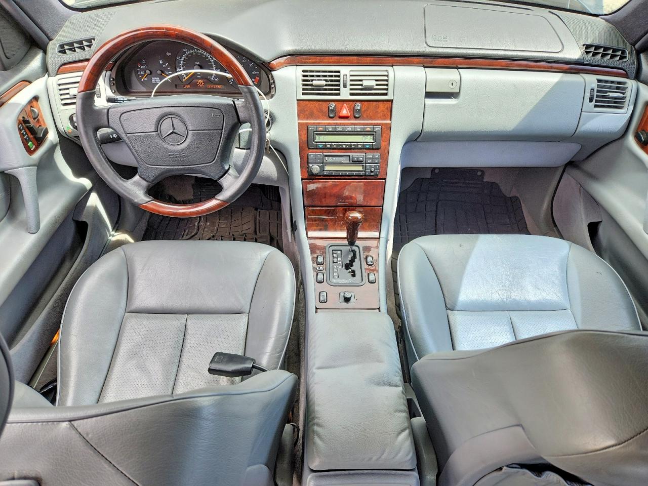 1997 Mercedes-benz E 320 Black vin: WDBJF55F5VA371409