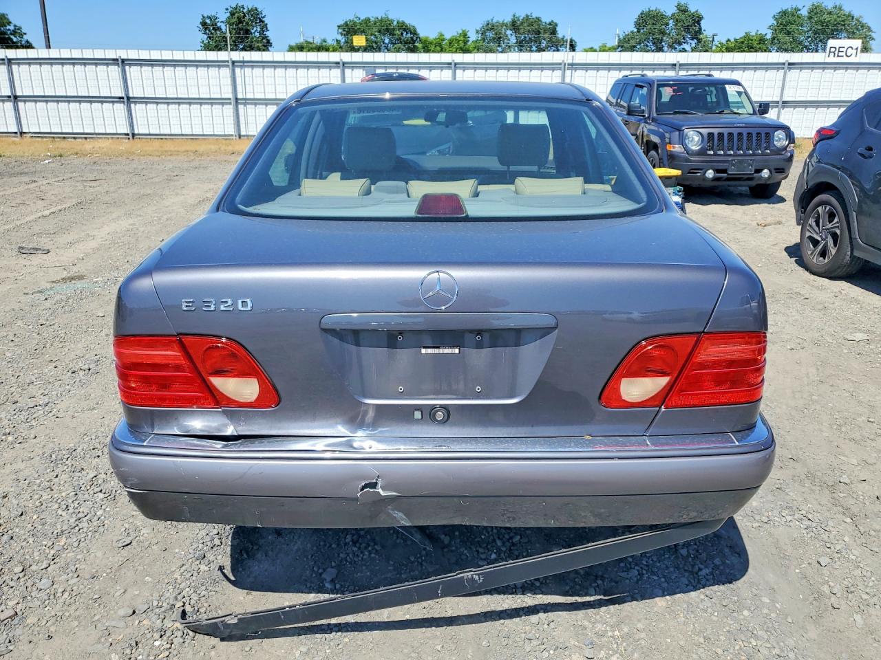 1997 Mercedes-benz E 320 Gray vin: WDBJF55F5VA403159