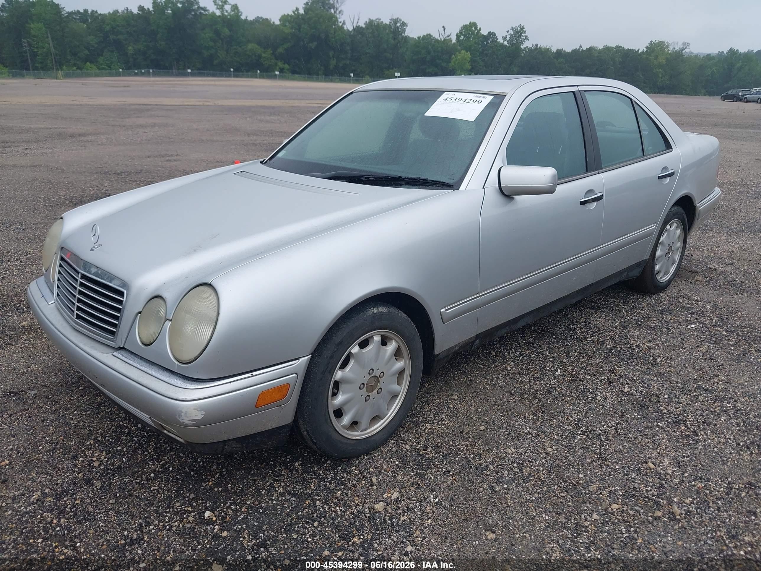 1997 Mercedes-benz E 320   Silver vin: WDBJF55F5VA417207