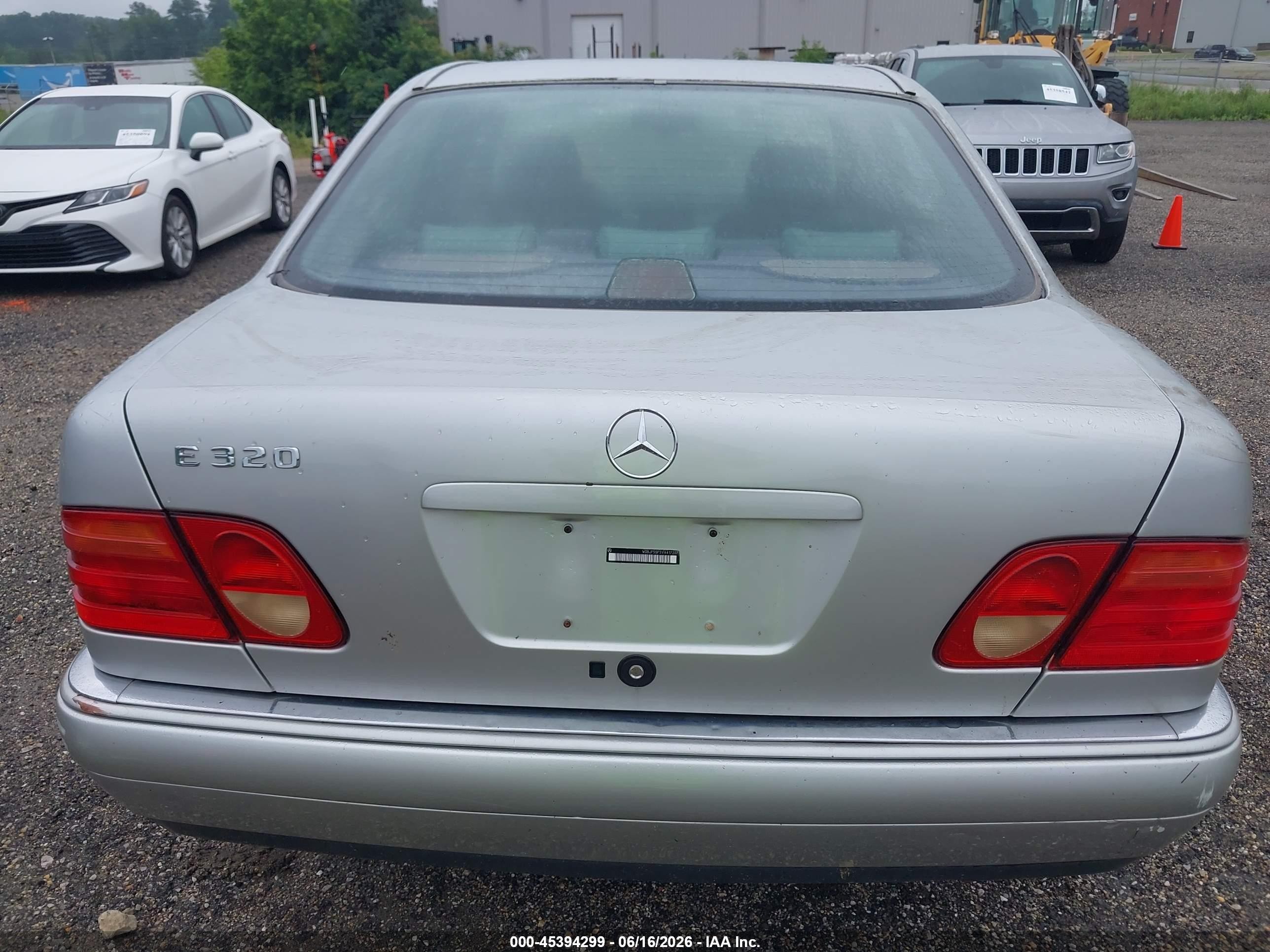 1997 Mercedes-benz E 320   Silver vin: WDBJF55F5VA417207
