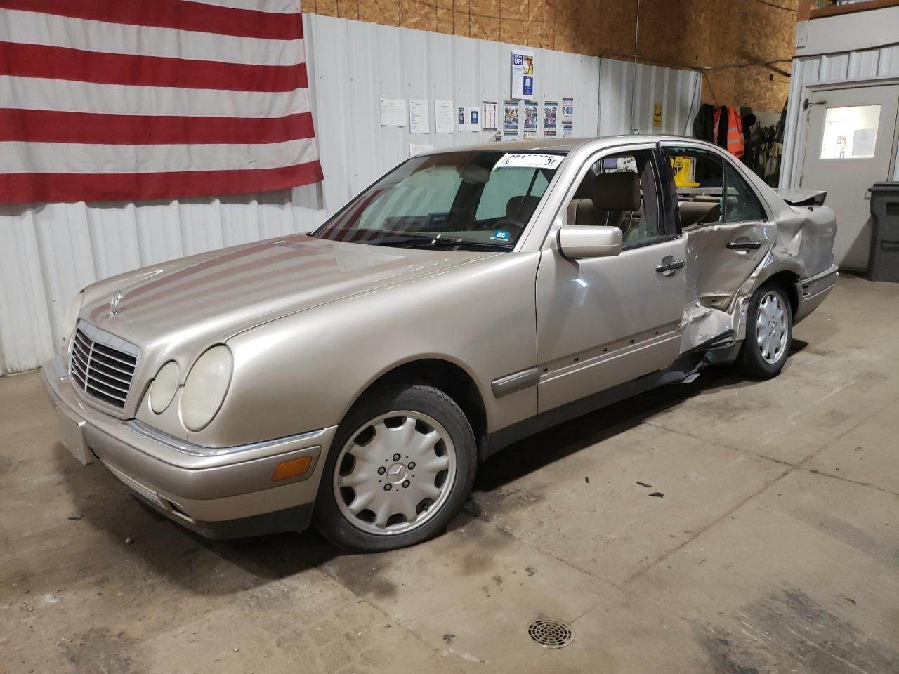 1996 Mercedes-benz E 320 Gold vin: WDBJF55F6TJ002734